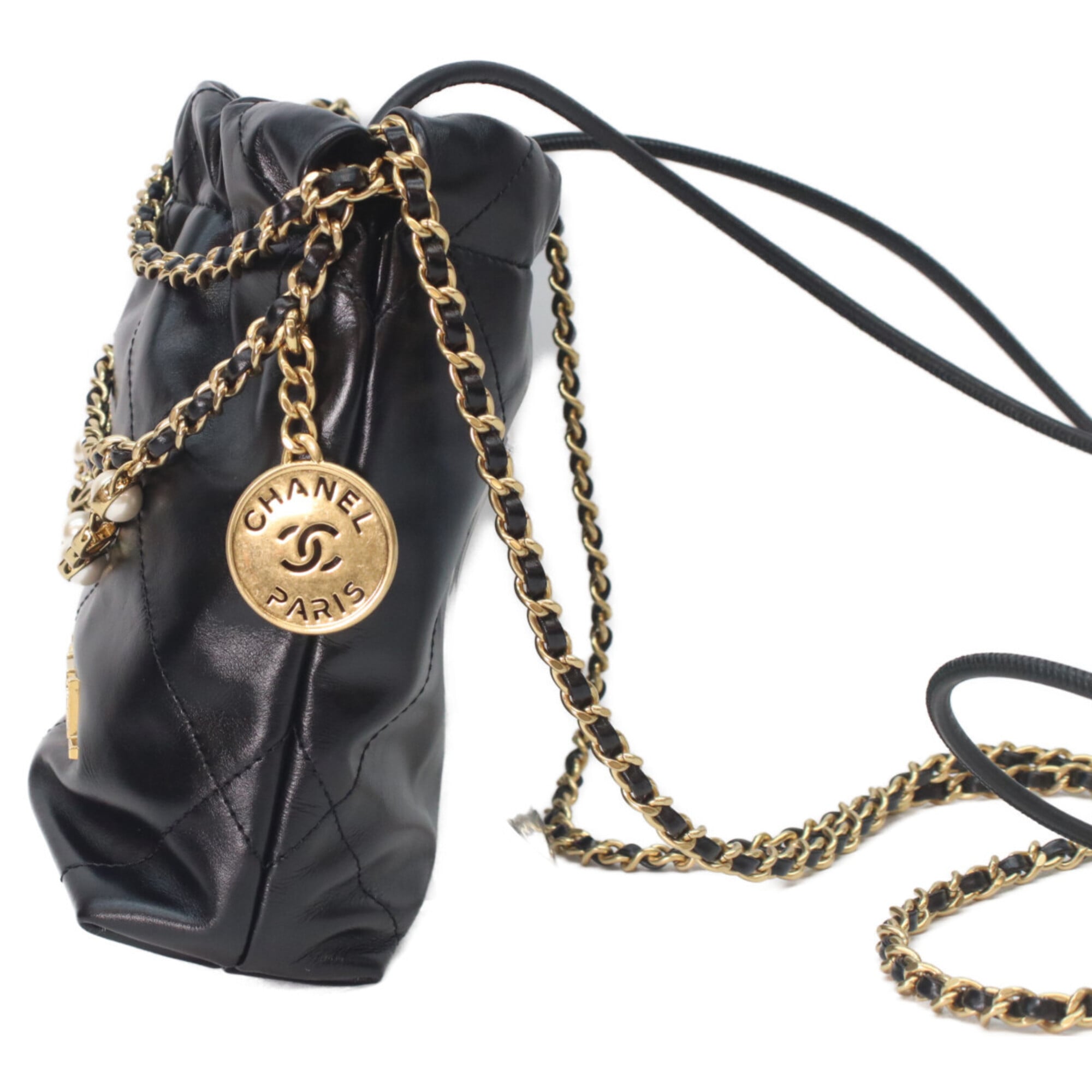 Chanel Black Leather Shoulder Bag (Pre-Owned)