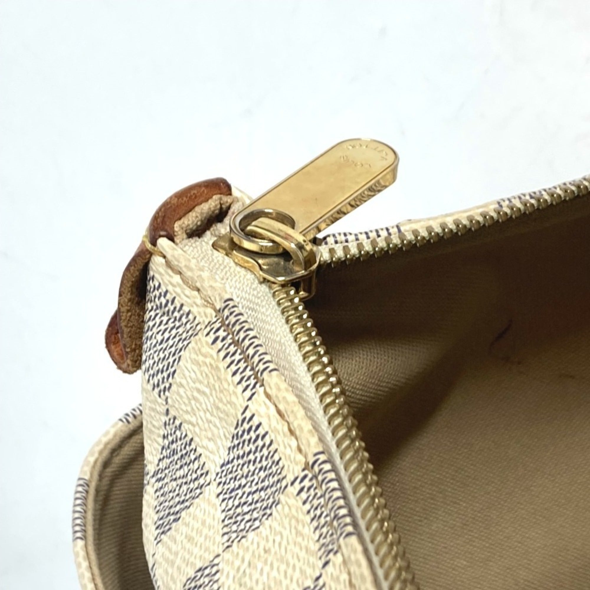 Louis Vuitton White Damier Azur Shoulder Bag Tote Bag (Pre-Owned)