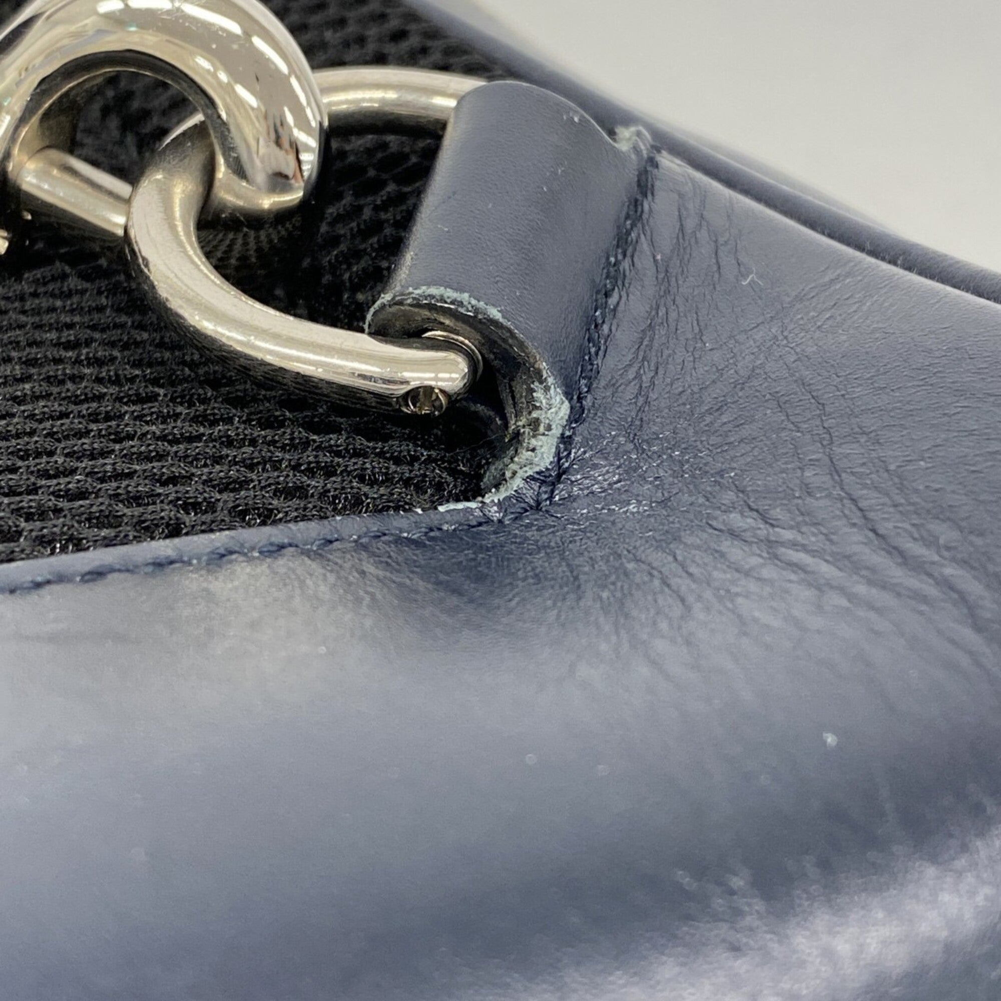 Gucci Navy Leather Sling Bag (Pre-Owned)