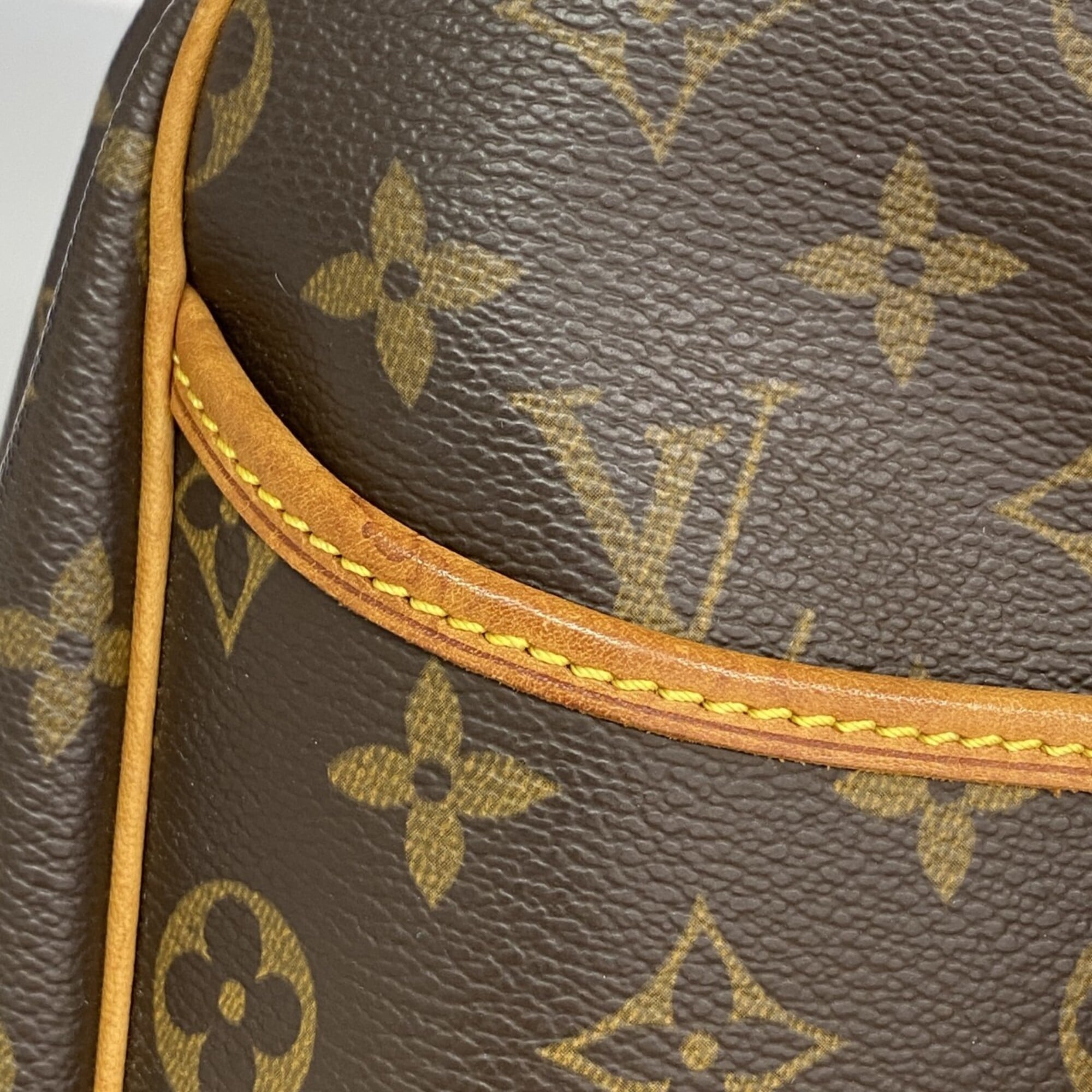 Louis Vuitton Brown Handbag (Pre-Owned)