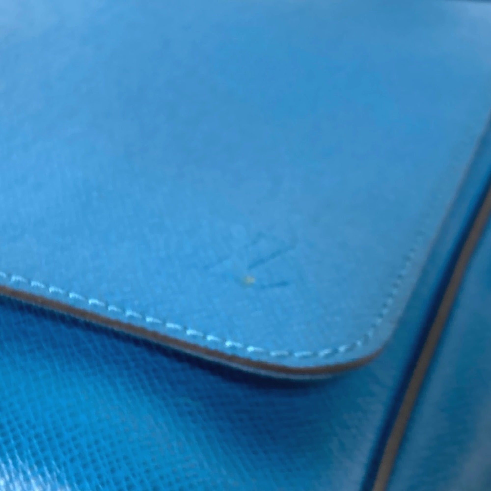 Louis Vuitton Blue Taiga Leather Messenger Bag Shoulder Bag (Pre-Owned)