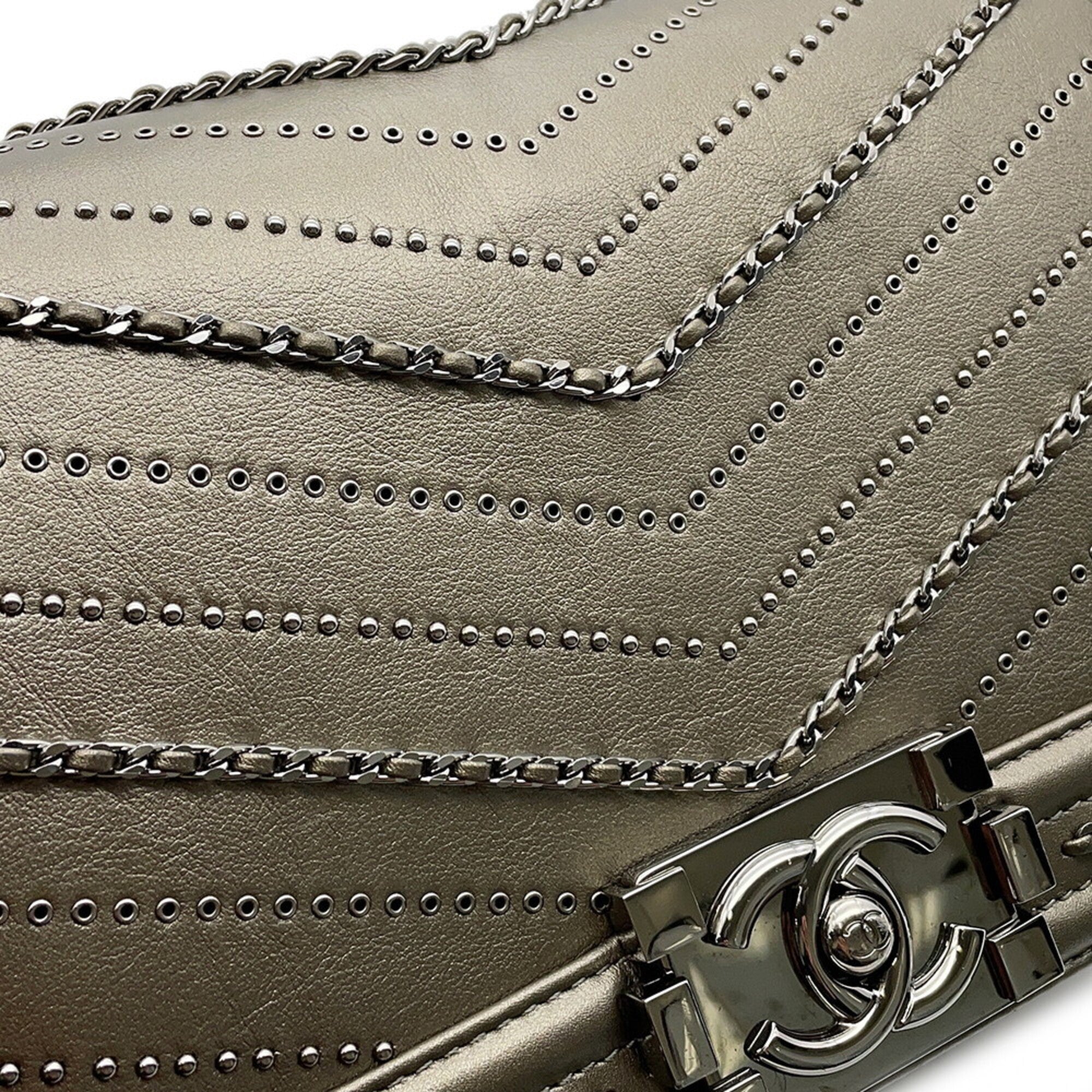 Chanel Metallic Gray Leather Handbag Shoulder Bag (Pre-Owned)