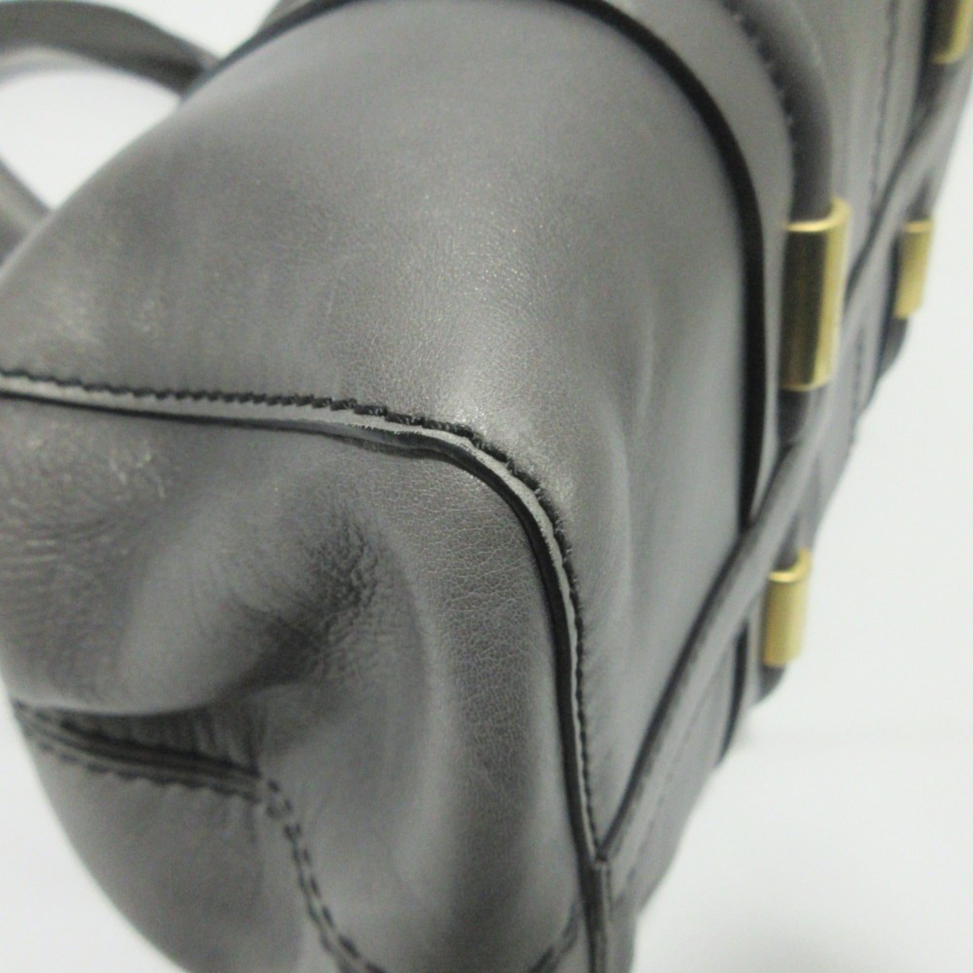 Tod's Gray Leather Handbag (Pre-Owned)