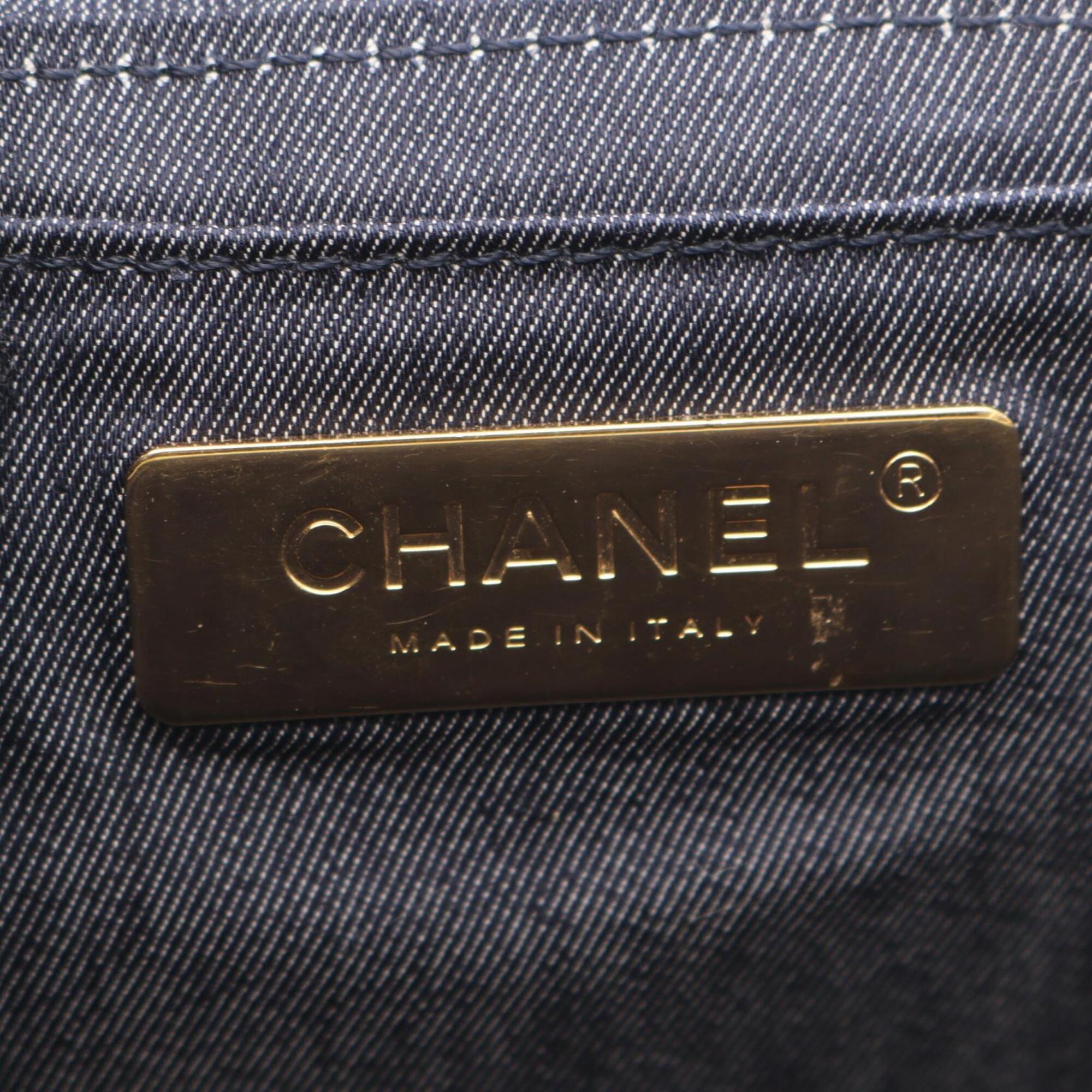 Chanel White Leather Handbag Vanity Bag (Pre-Owned)