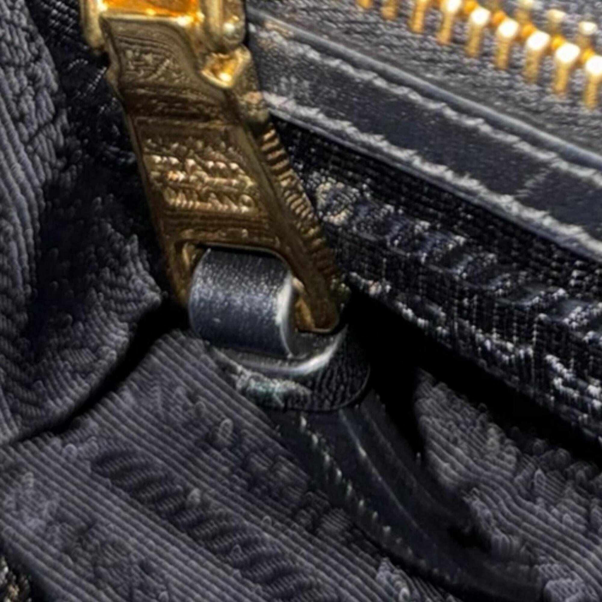 Prada Black Nylon Shoulder Bag (Pre-Owned)