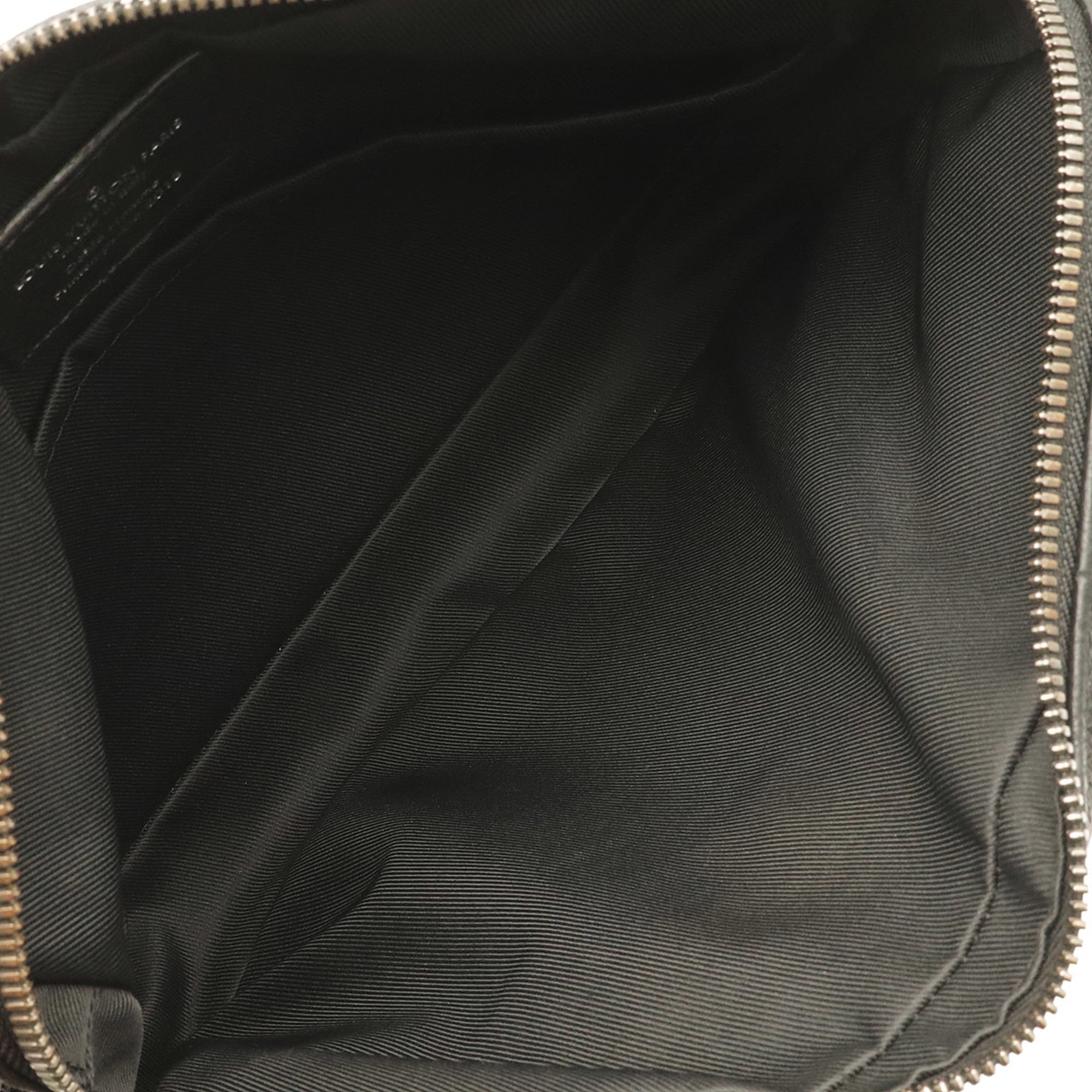 Louis Vuitton Ardoise Black Taiga Leather Shoulder Bag (Pre-Owned)