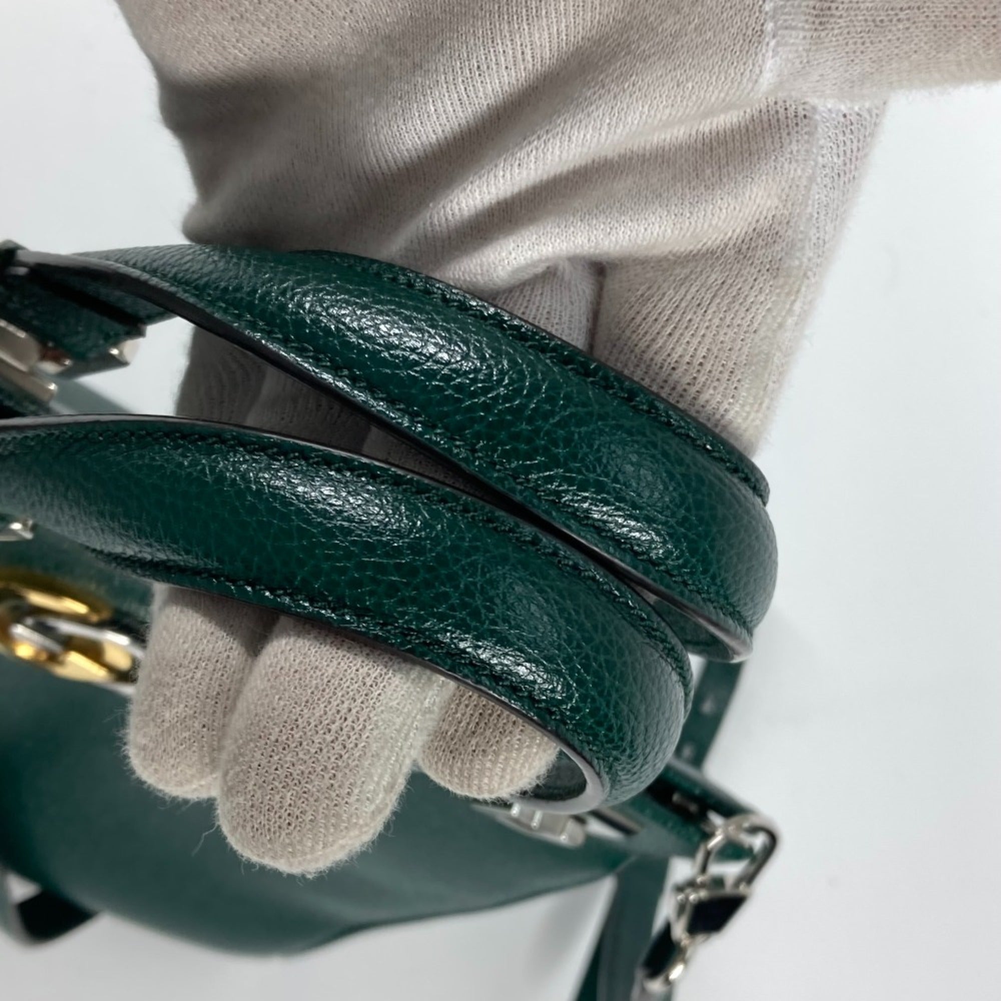 Gucci Green Leather Handbag (Pre-Owned)