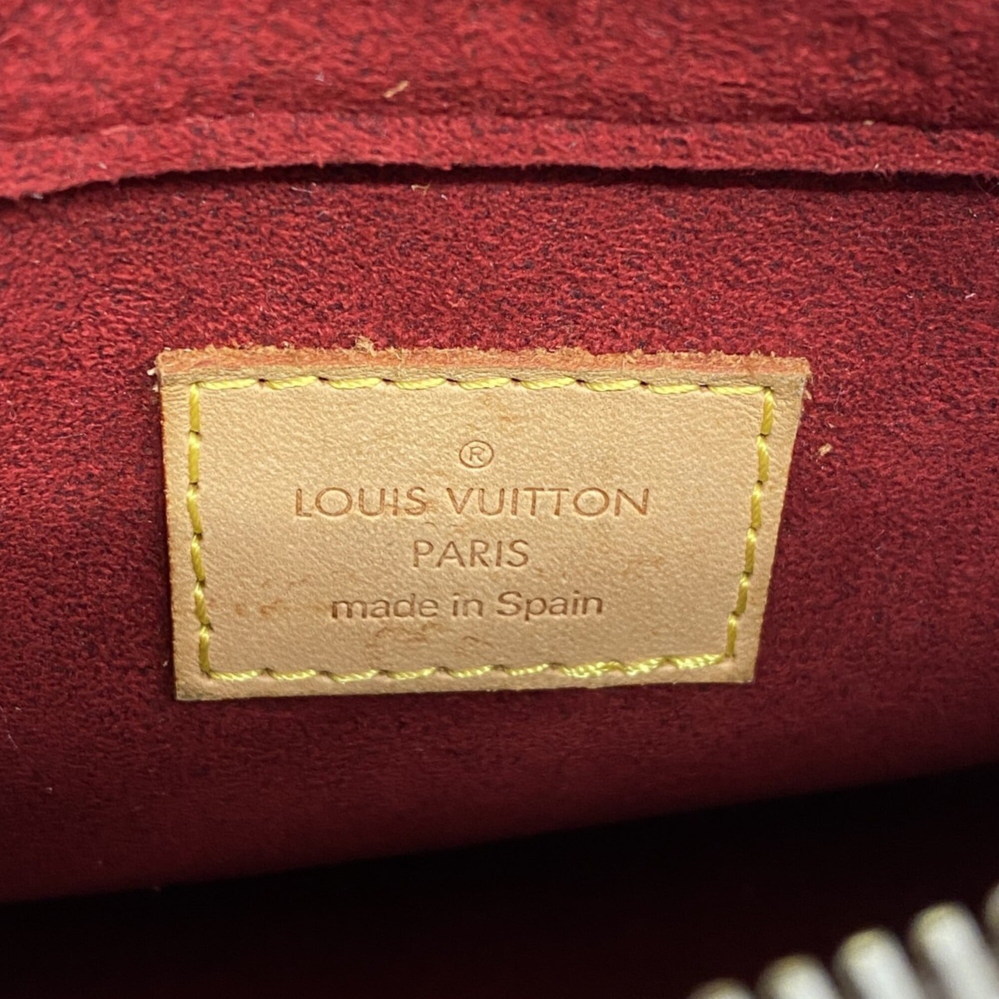 Louis Vuitton Brown Shoulder Bag (Pre-Owned)