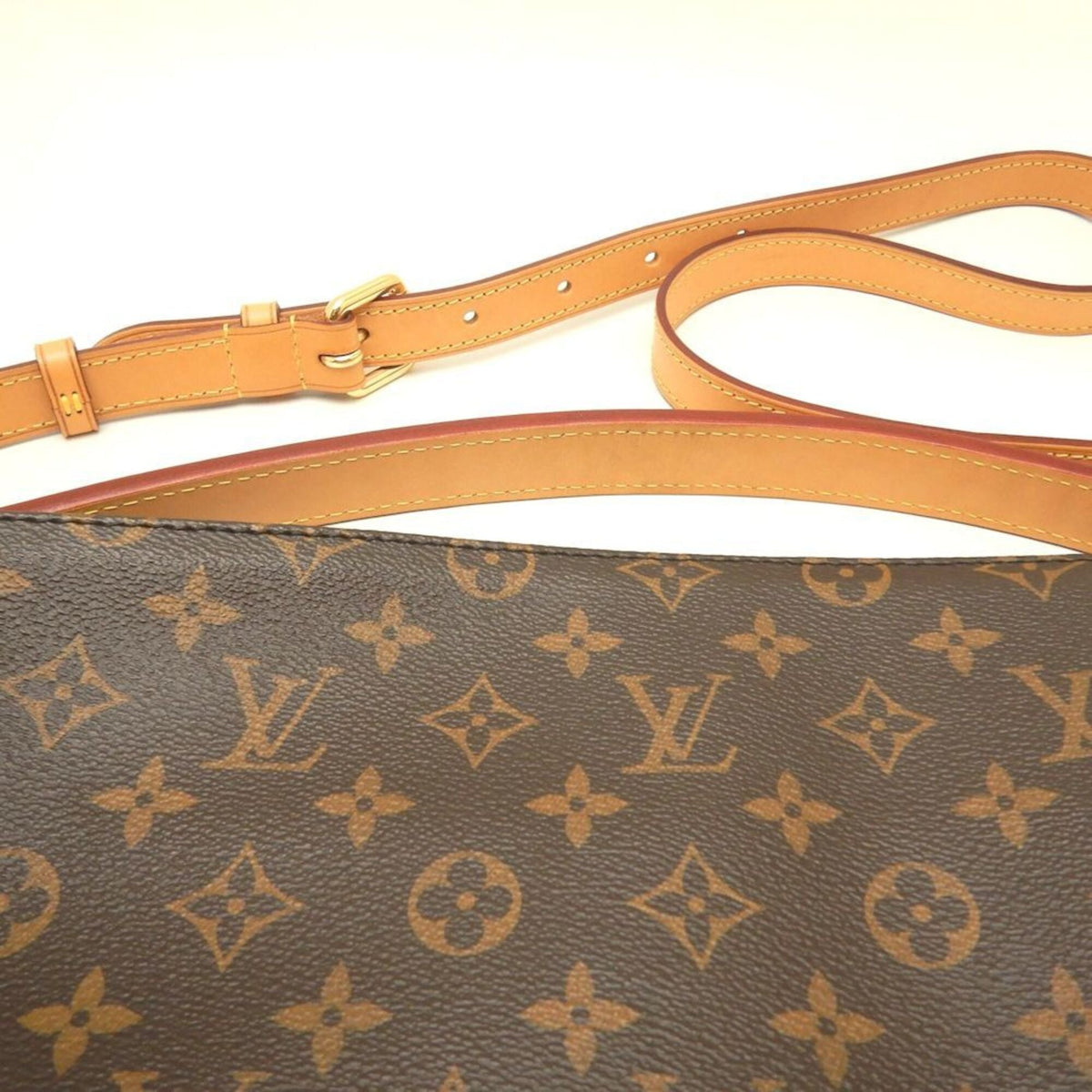 Louis Vuitton Brown Monogram Monogram Shoulder Bag (Pre-Owned)