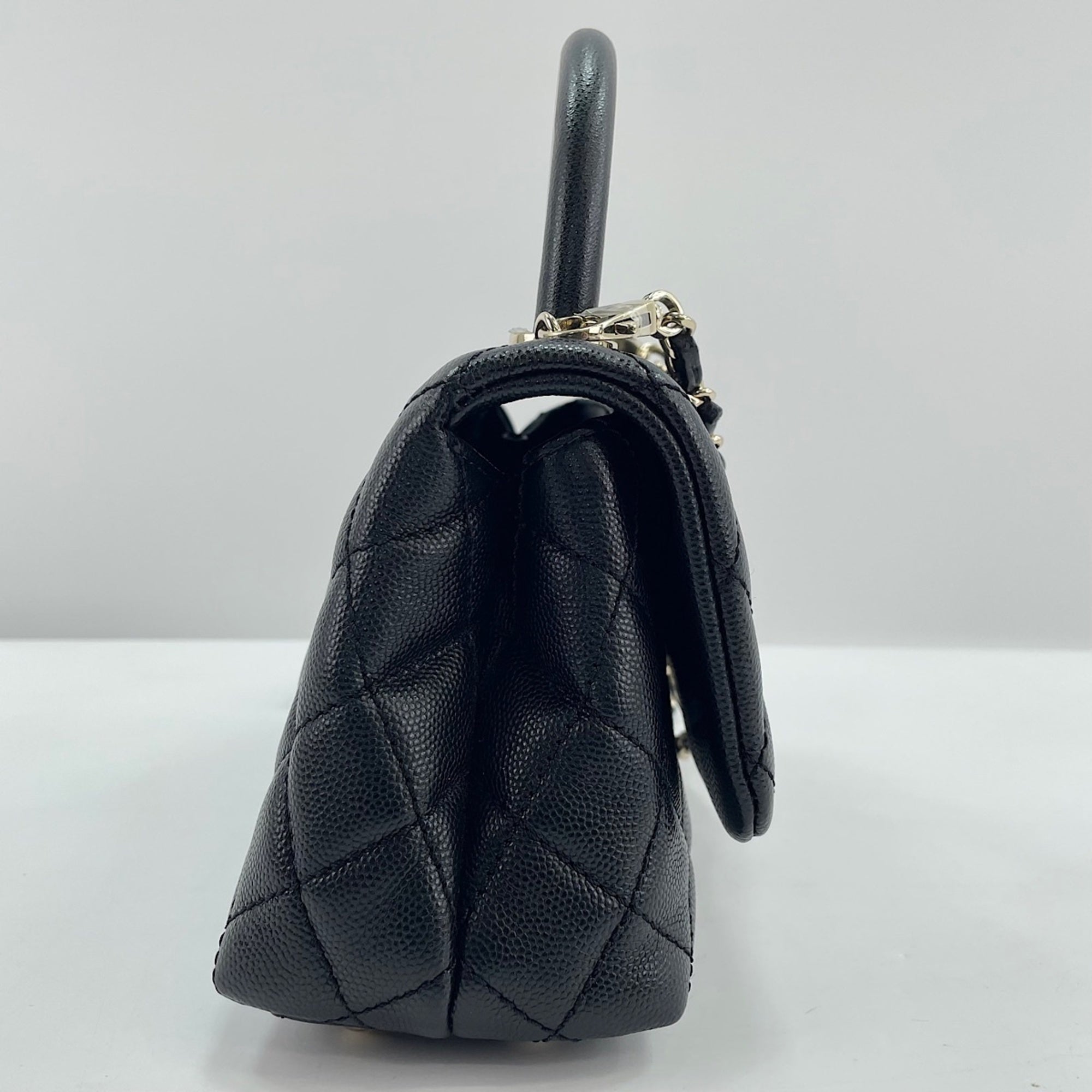 Chanel Black Handbag (Pre-Owned)