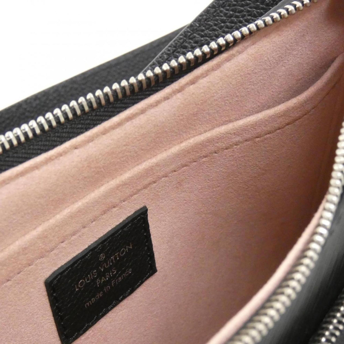Louis Vuitton Black Leather Pouch Shoulder Bag (Pre-Owned)