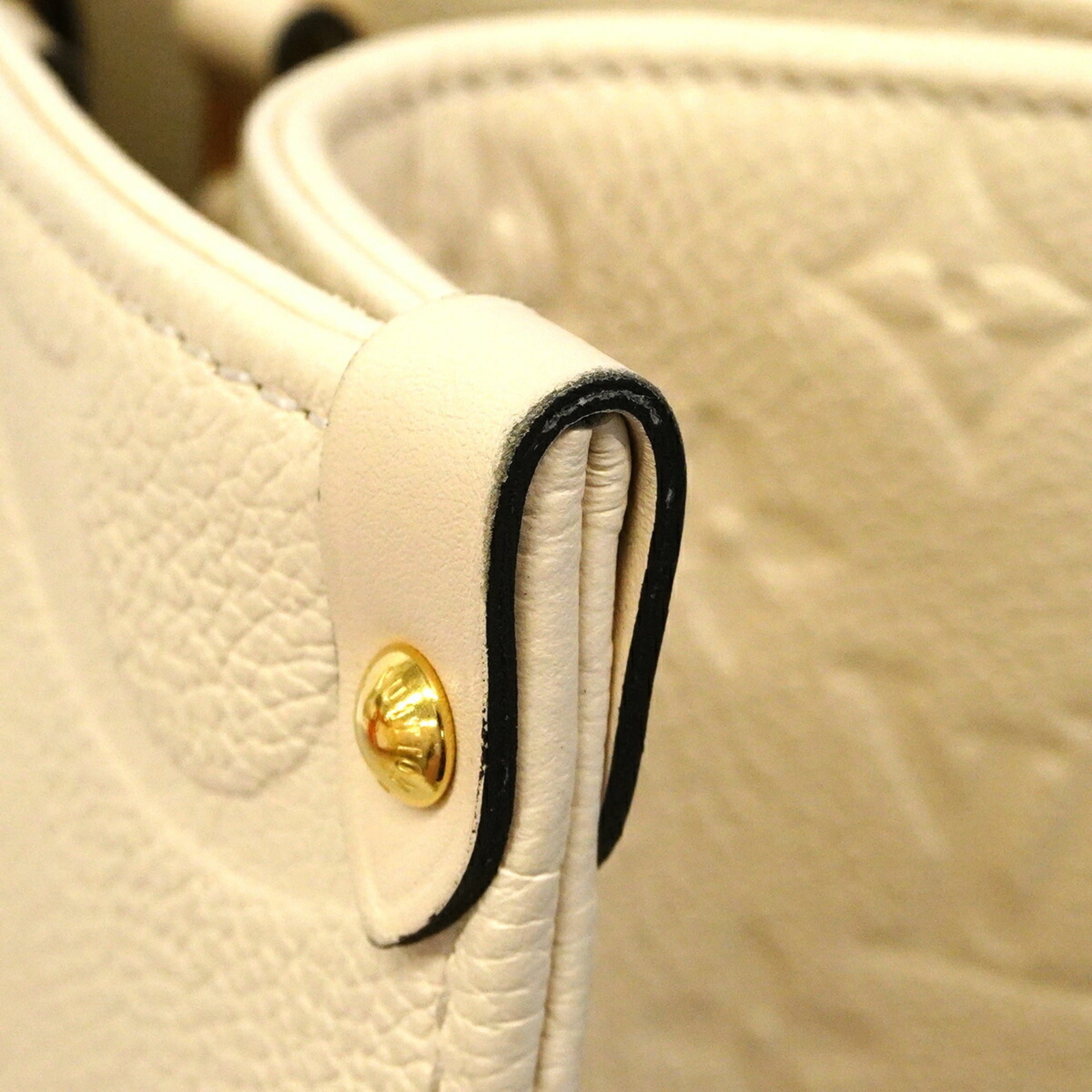Louis Vuitton Cream Tote Bag (Pre-Owned)