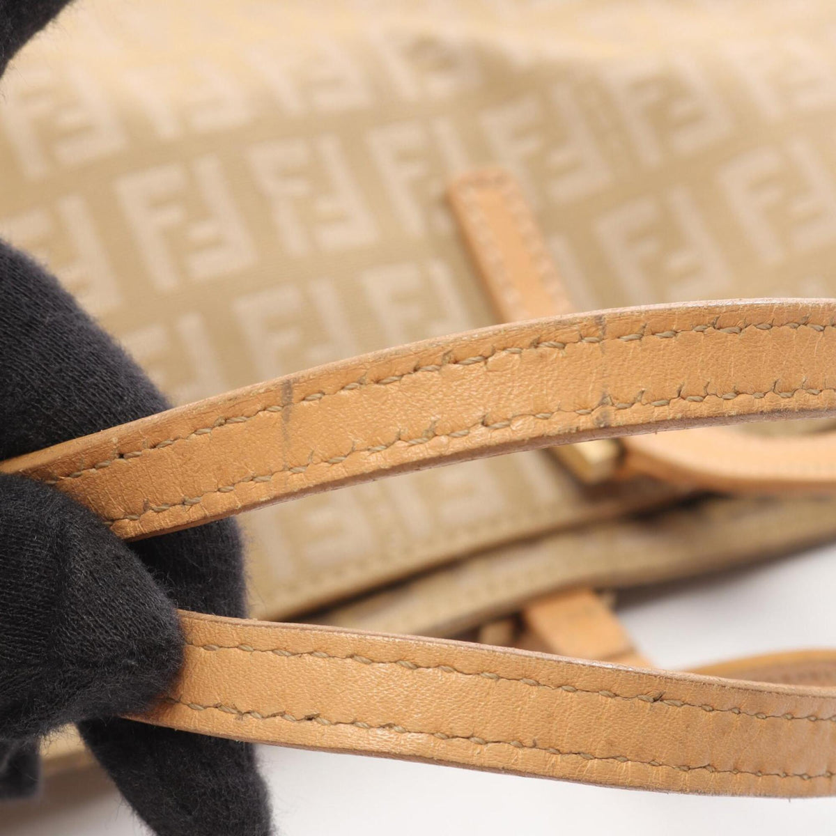 Fendi Beige Canvas Leather Handbag (Pre-Owned)