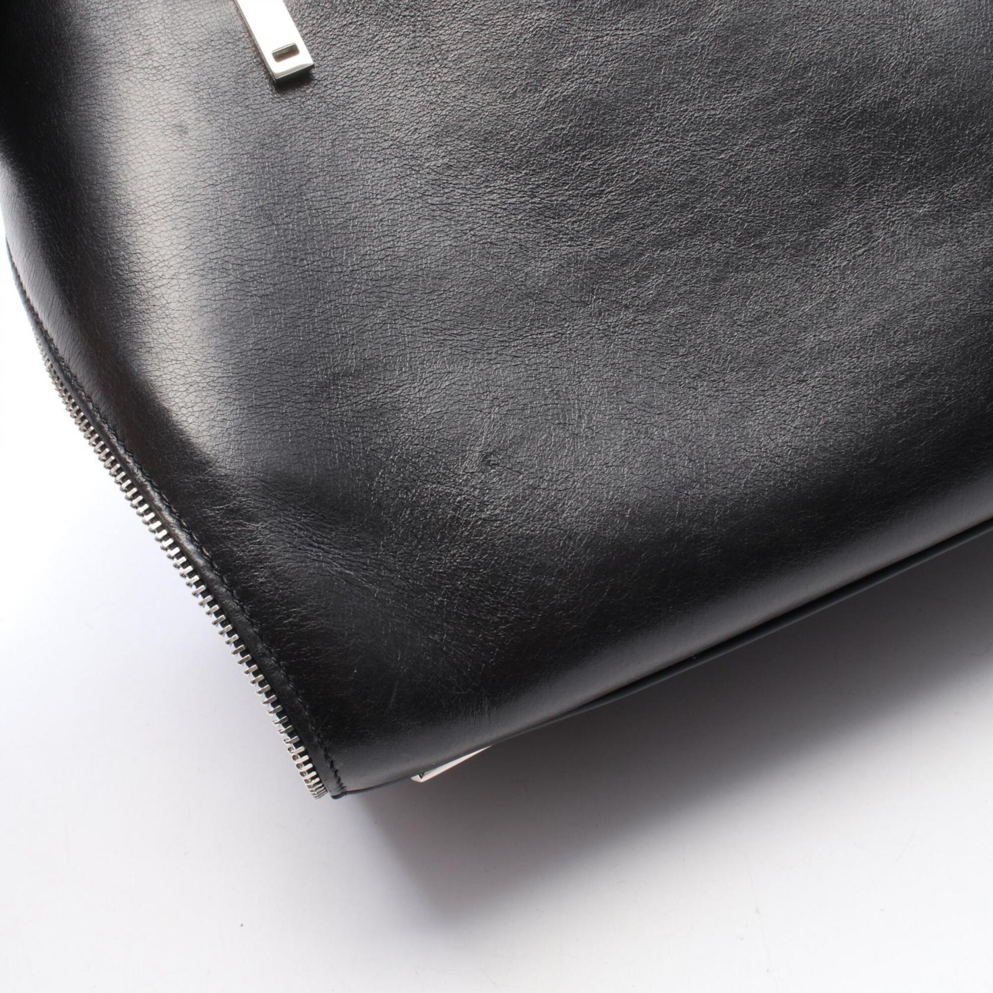 Salvatore Ferragamo Black Leather Handbag Shoulder Bag (Pre-Owned)