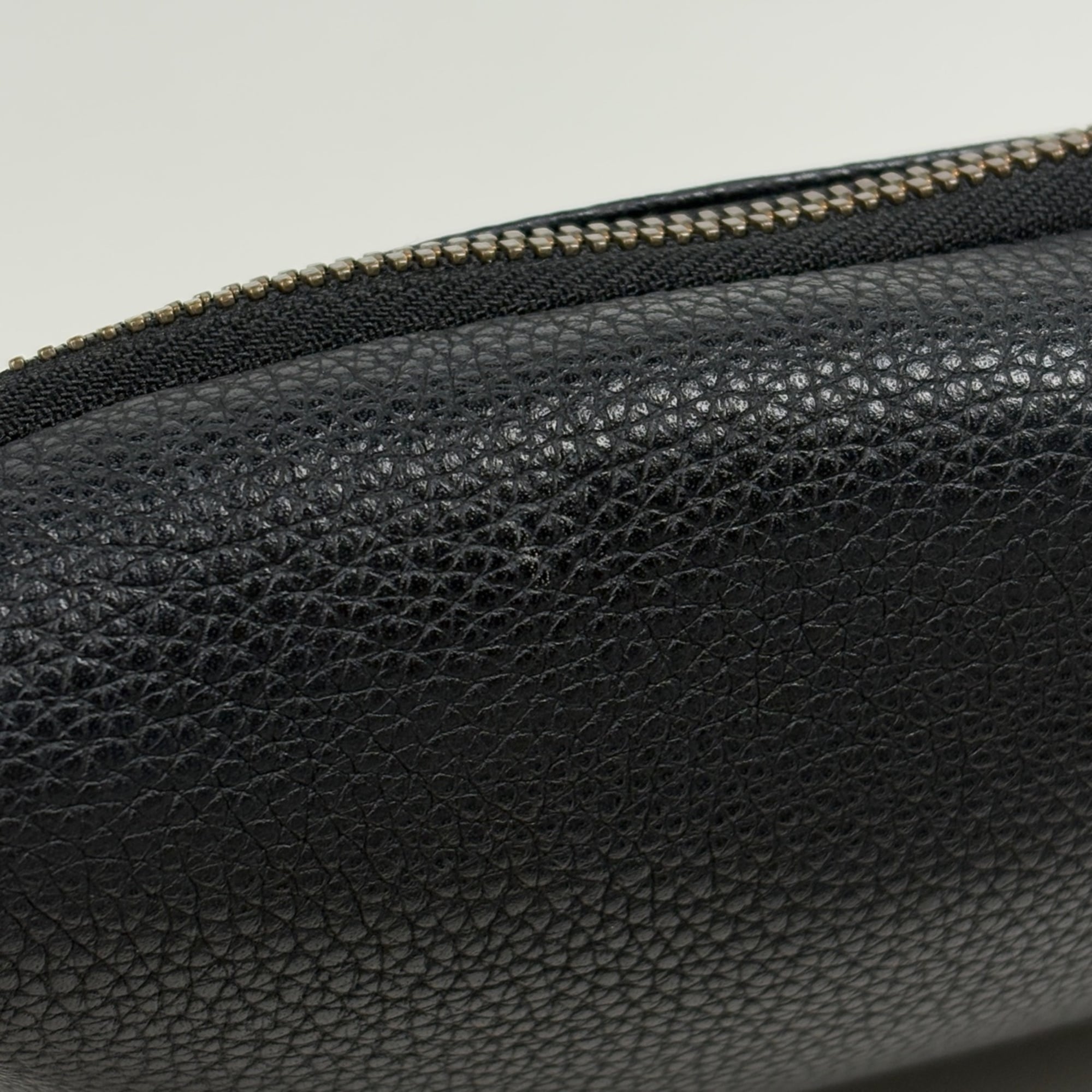 Gucci Black Leather Fanny Pack (Pre-Owned)
