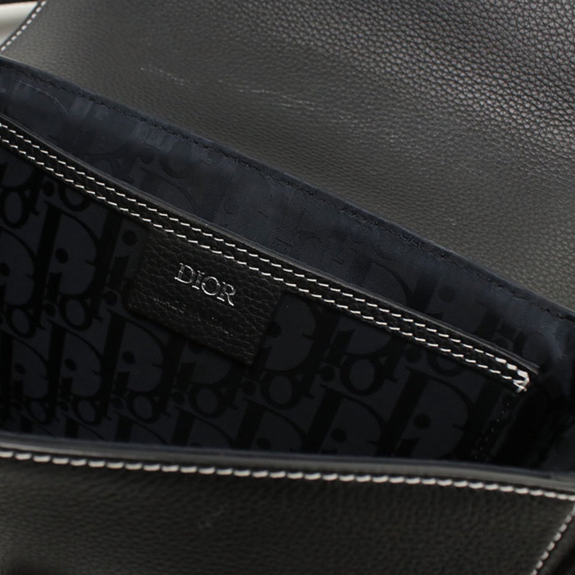Christian Dior Black Leather Shoulder Bag (Pre-Owned)