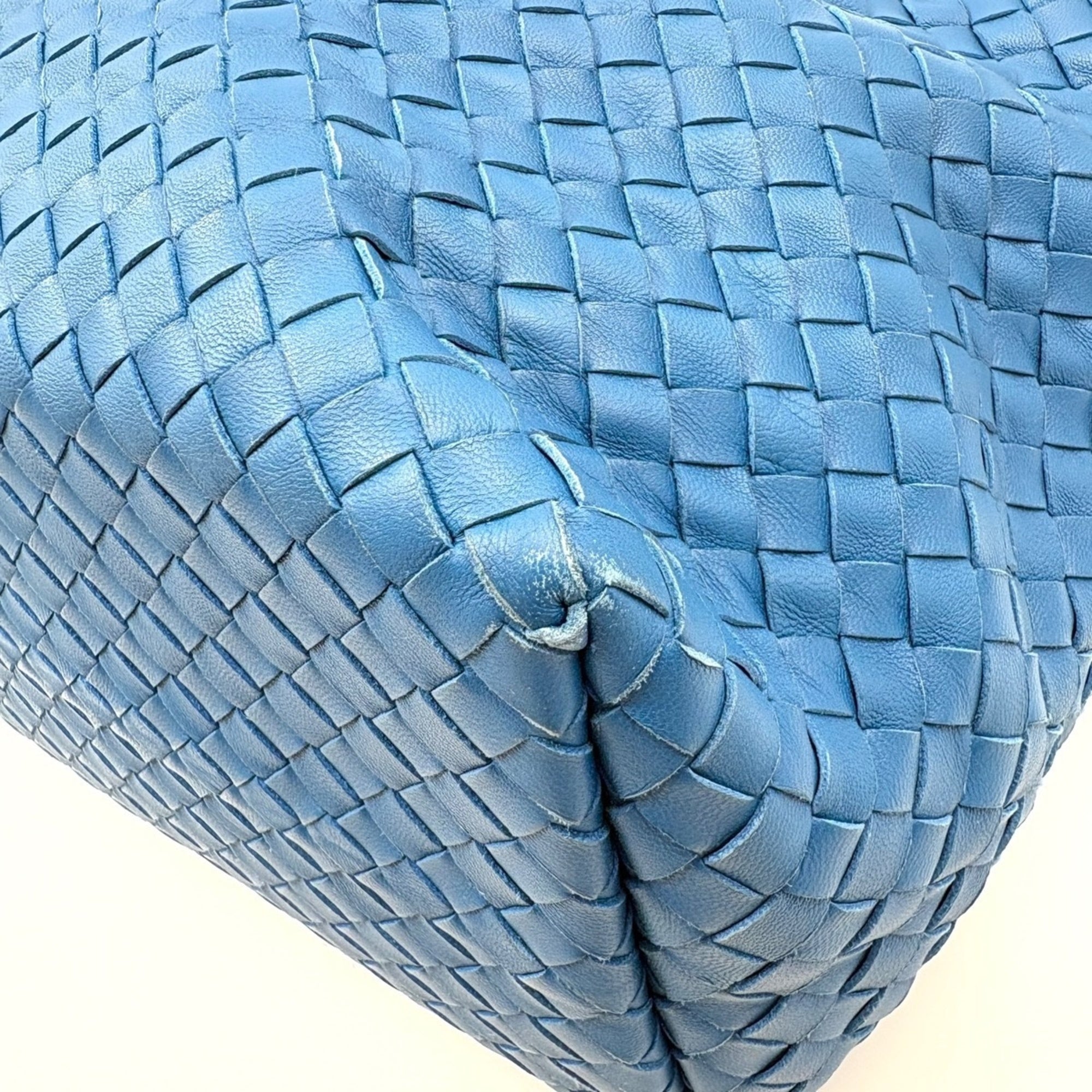 Bottega Veneta Blue Intrecciato Tote Bag (Pre-Owned)