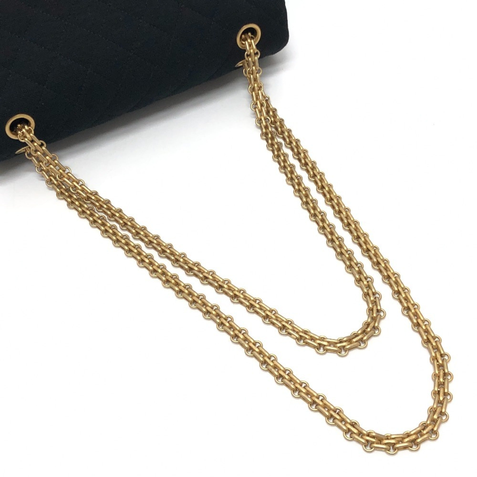 Chanel Black Leather Shoulder Bag (Pre-Owned)