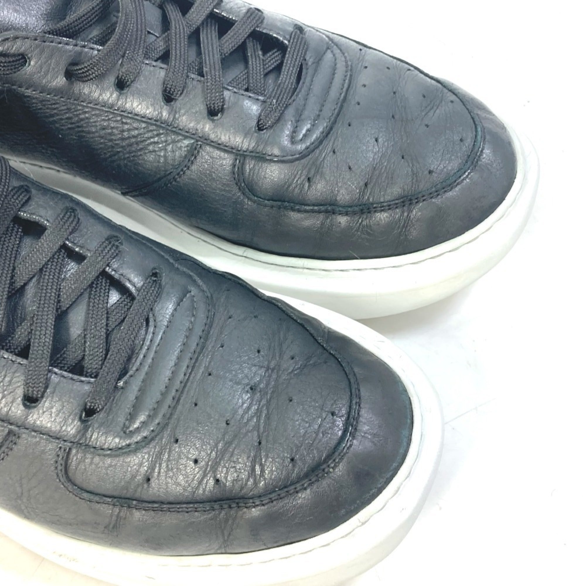 Louis Vuitton Black Sneakers (Pre-Owned)
