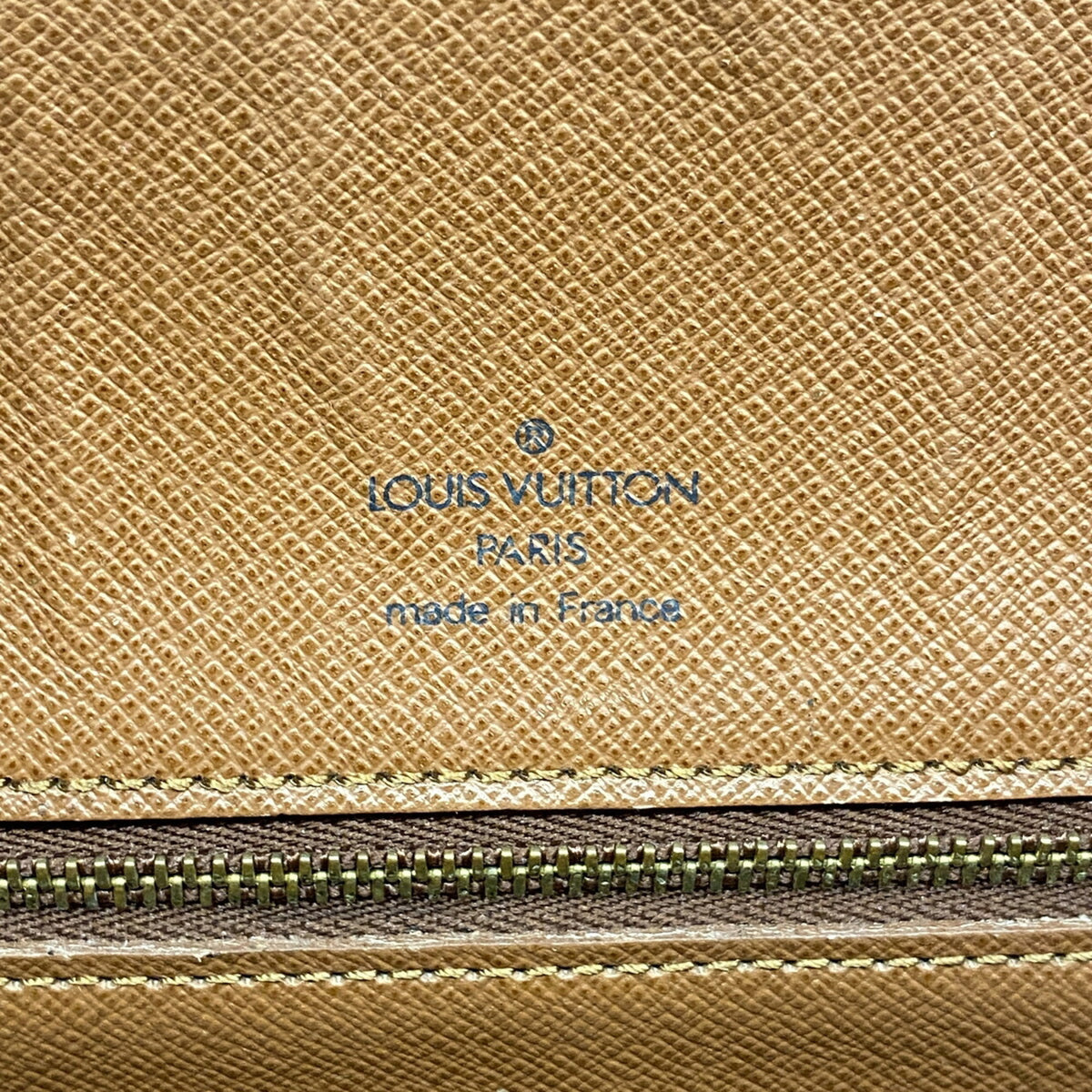 Louis Vuitton Brown Shoulder Bag (Pre-Owned)