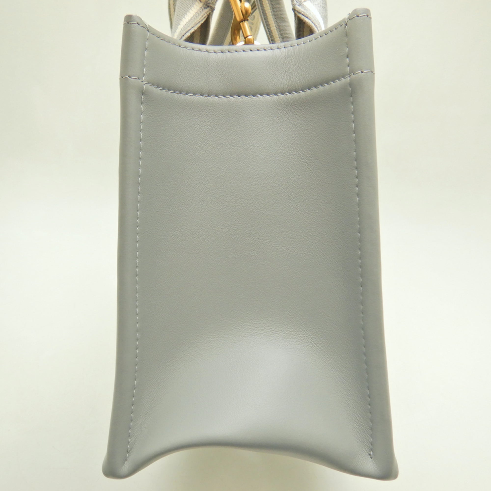 Christian Dior Gray Leather Tote Bag (Pre-Owned)