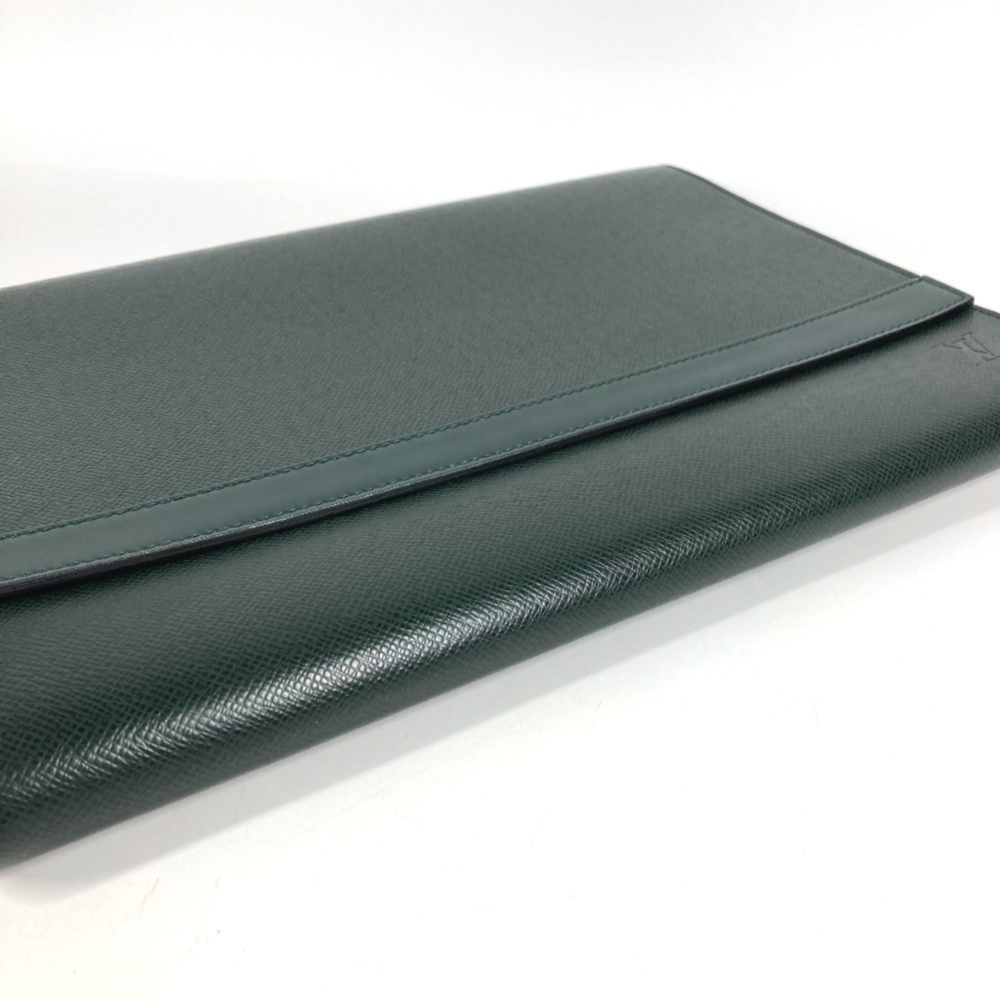 Louis Vuitton Episea Green Taiga Leather Leather Clutch Bag Handbag Pouch (Pre-Owned)