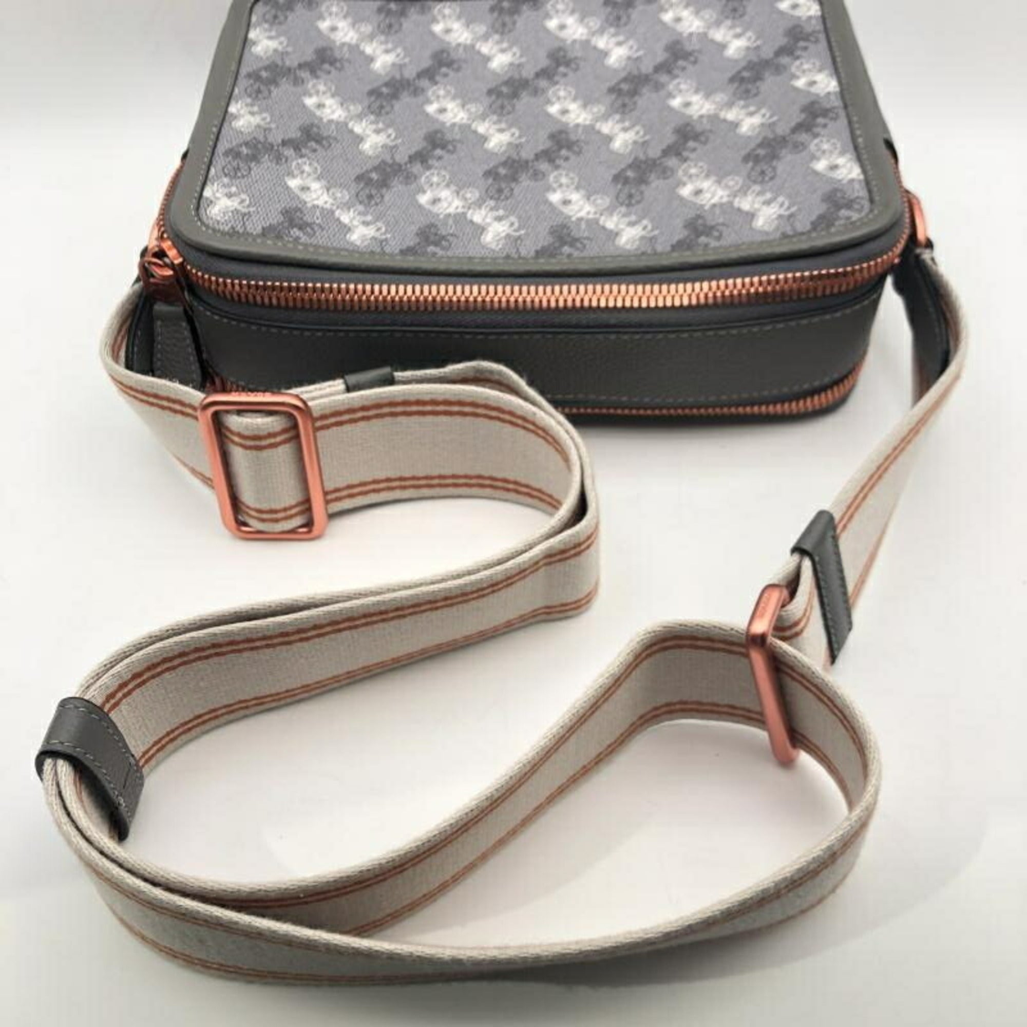 Coach Gray Shoulder Bag (Pre-Owned)