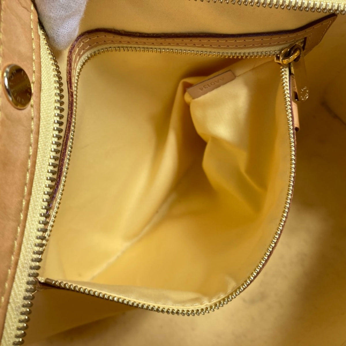 Louis Vuitton Yellow Other Handbag (Pre-Owned)