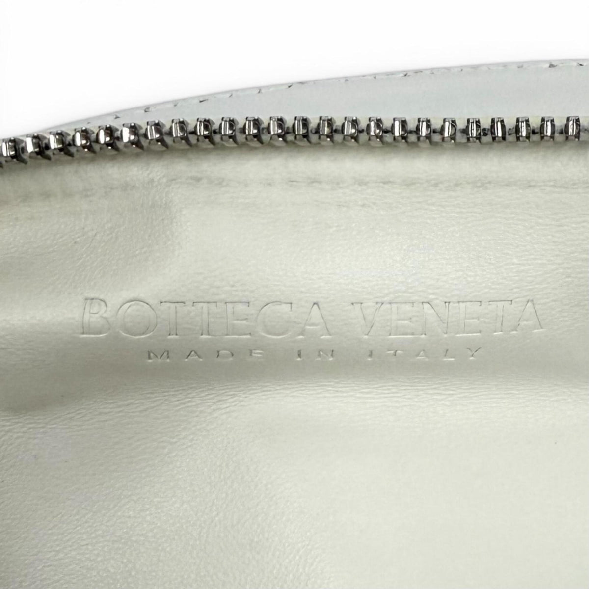 Bottega Veneta White Leather Handbag (Pre-Owned)