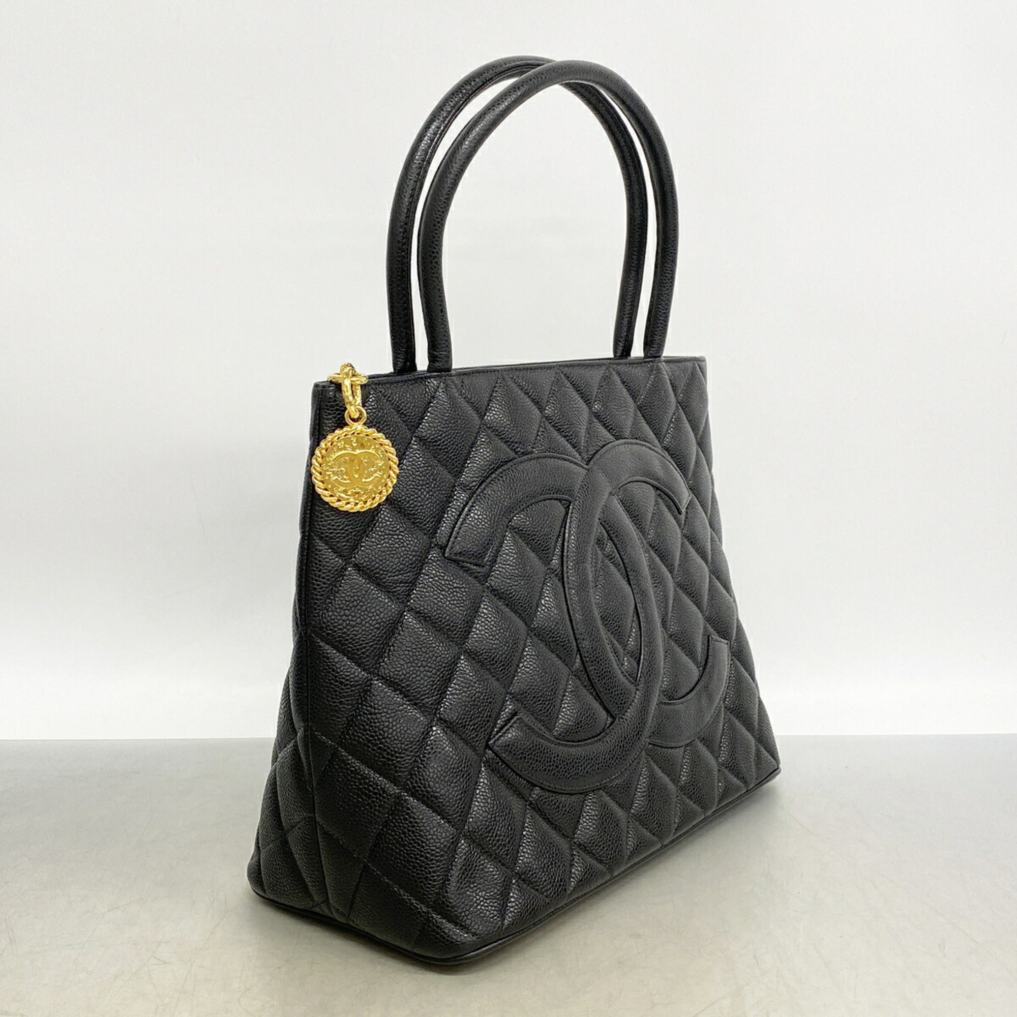 Chanel Black Grained Calfskin Tote Bag (Pre-Owned)