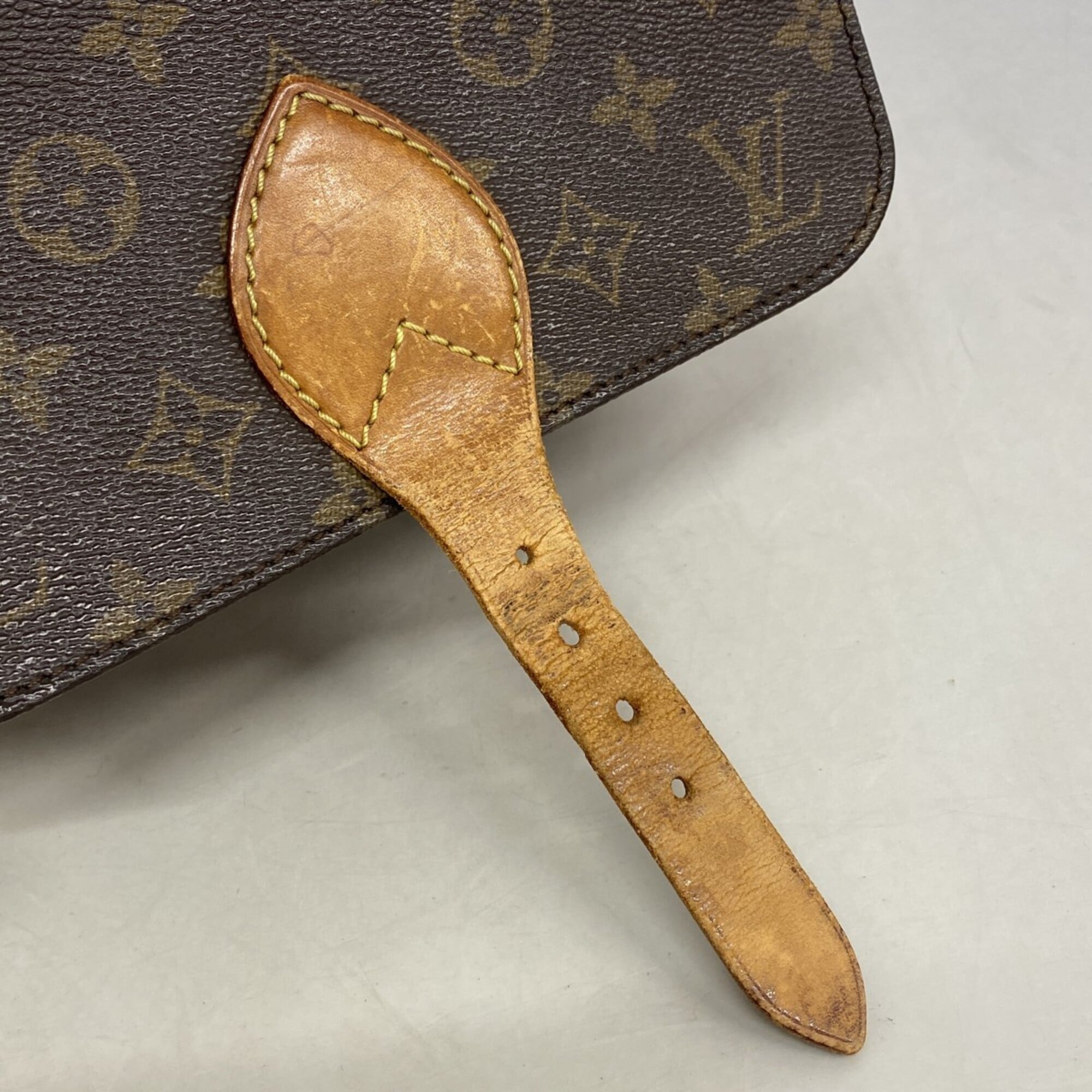 Louis Vuitton Brown Shoulder Bag (Pre-Owned)