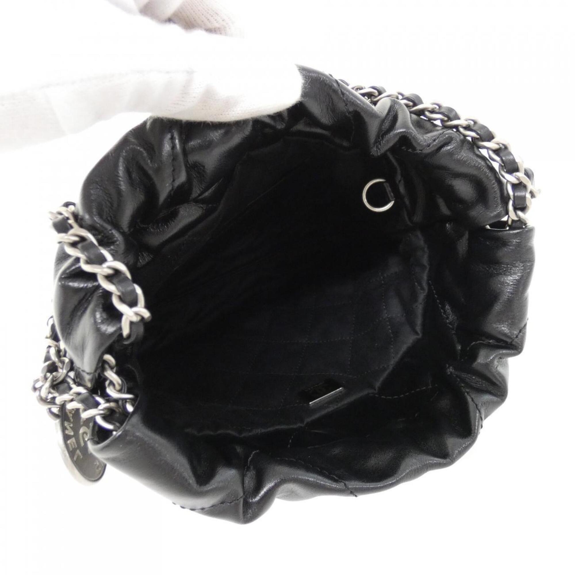 Chanel Black Leather Handbag (Pre-Owned)