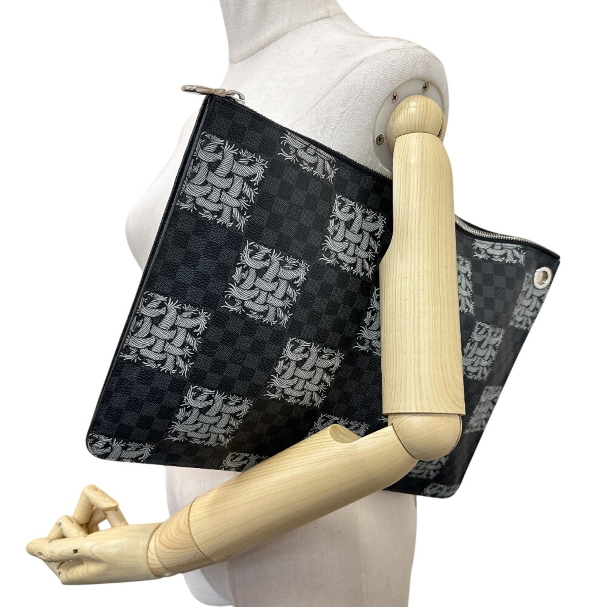 Louis Vuitton Black Gray White Damier Graphite Clutch Bag (Pre-Owned)