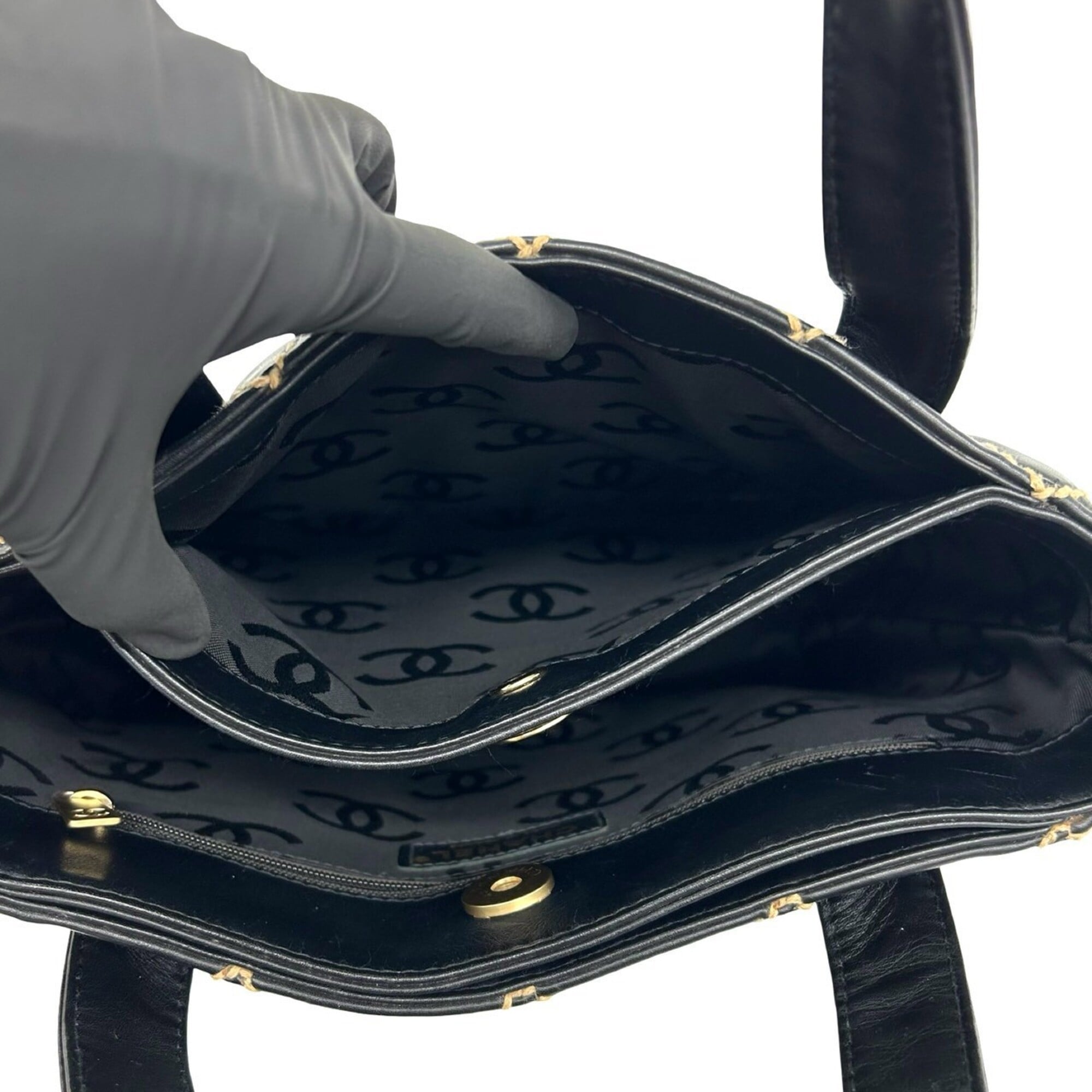 Chanel Black Leather Tote Bag (Pre-Owned)