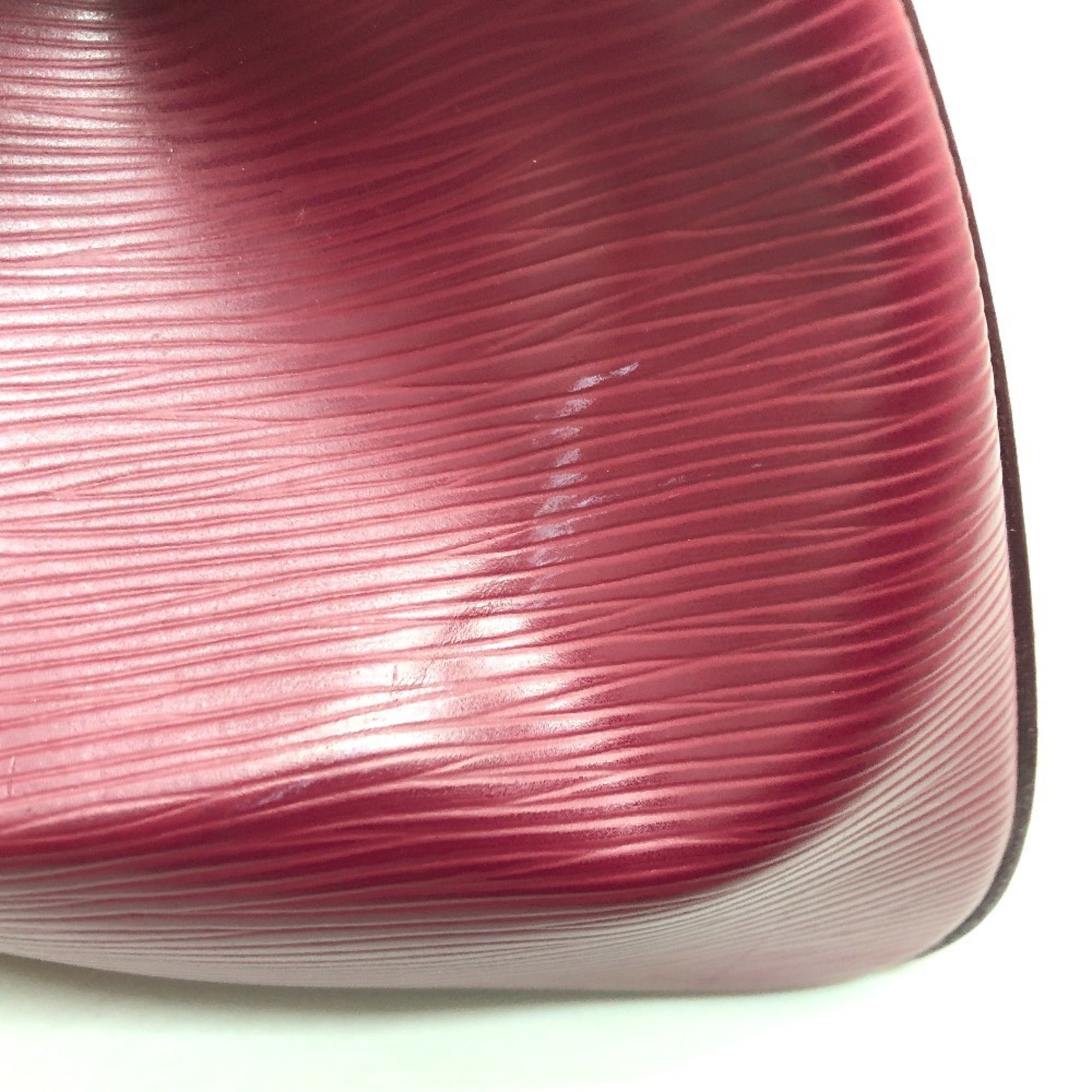 Louis Vuitton Epi Fuchsia Epi Leather Handbag (Pre-Owned)