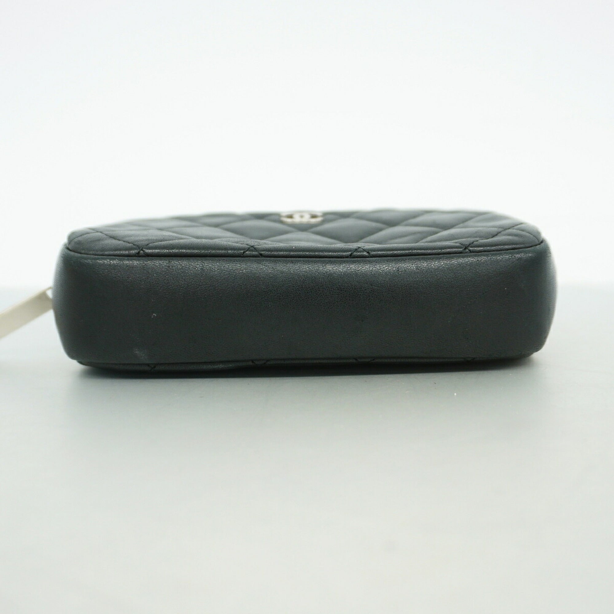 Chanel Black Leather Pouch (Pre-Owned)