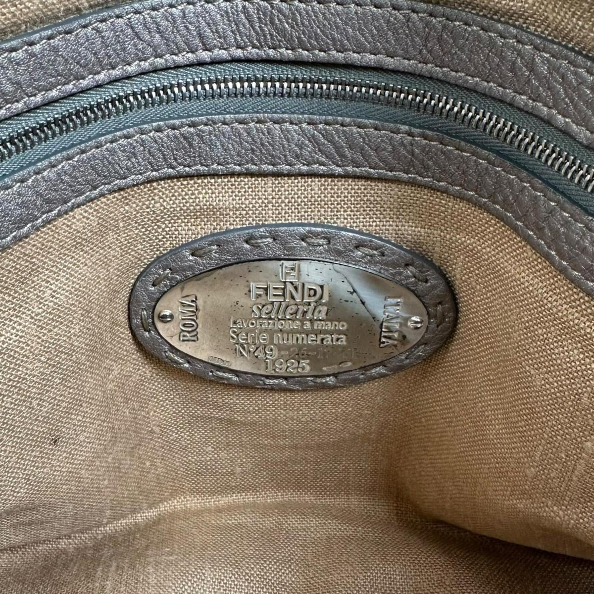 Fendi Metallic Beige Leather Handbag (Pre-Owned)