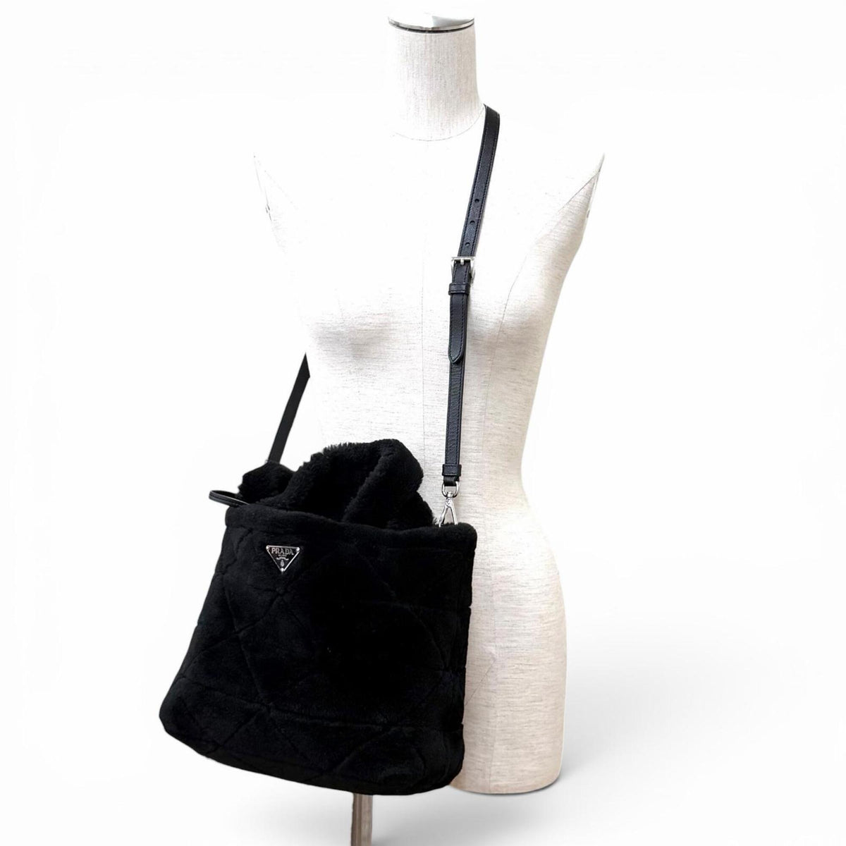 Prada Black Leather Pouch Shoulder Bag (Pre-Owned)