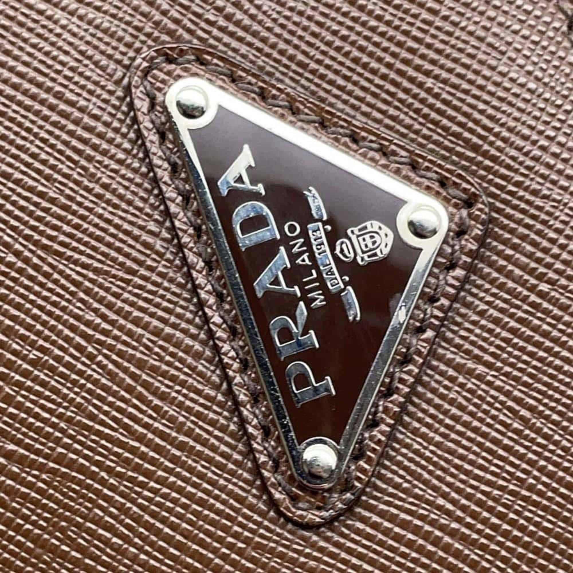 Prada Brown Leather Clutch Bag (Pre-Owned)