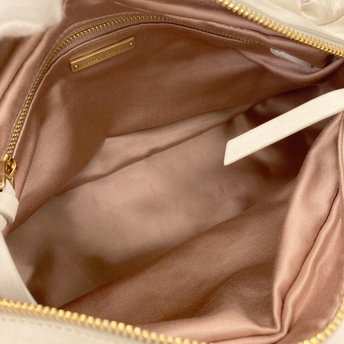 Miu Miu Leather Handbag (Pre-Owned)