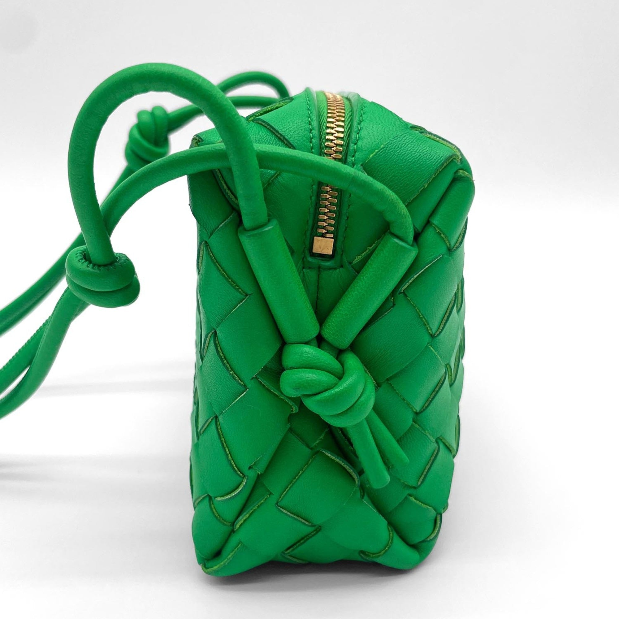 Bottega Veneta Green Leather Shoulder Bag (Pre-Owned)