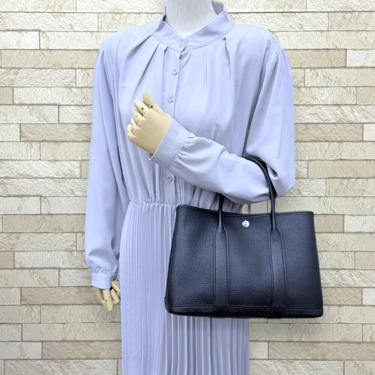 Hermes Black Negonda Leather Handbag Tote Bag (Pre-Owned)