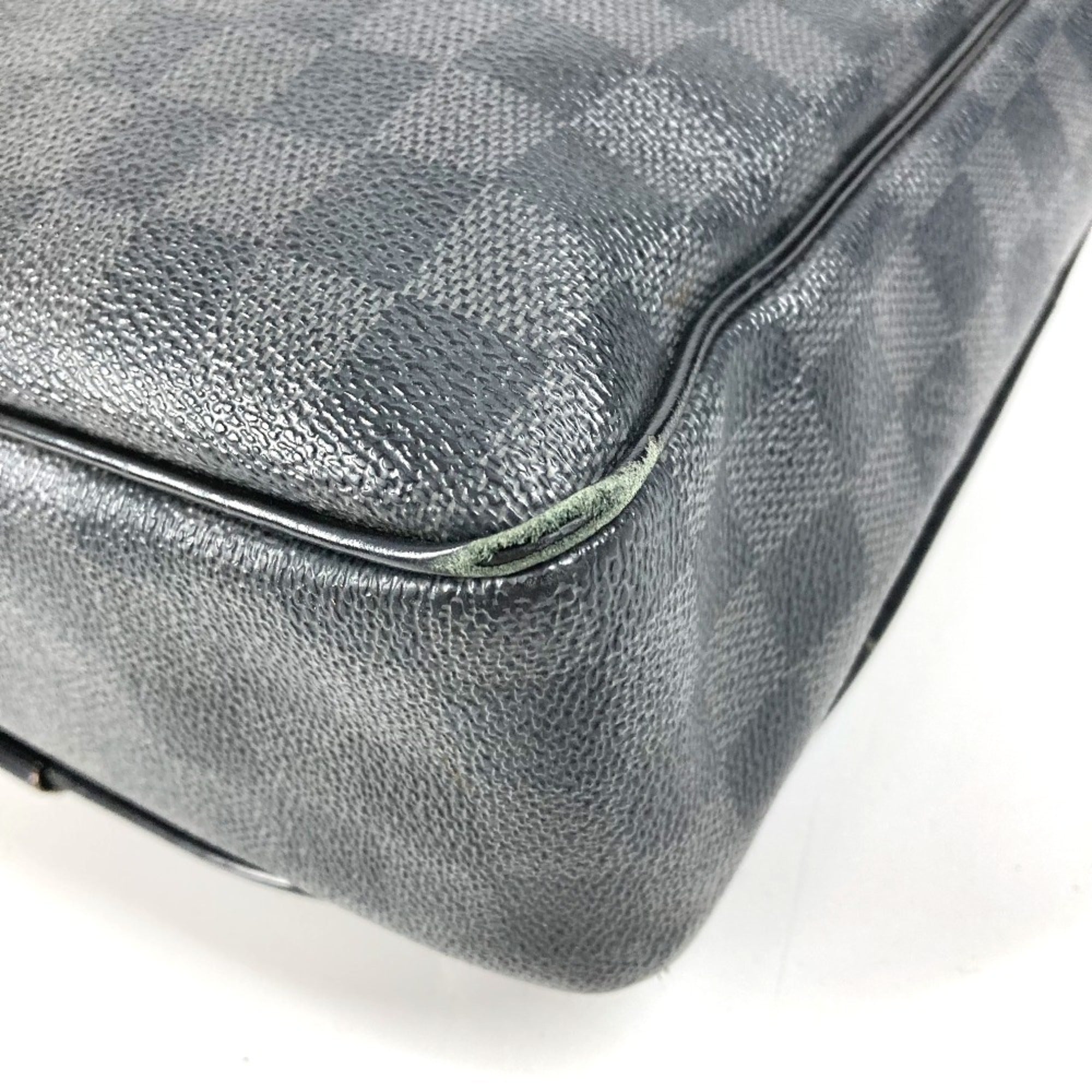 Louis Vuitton Black Damier Graphite Messenger Bag Shoulder Bag (Pre-Owned)