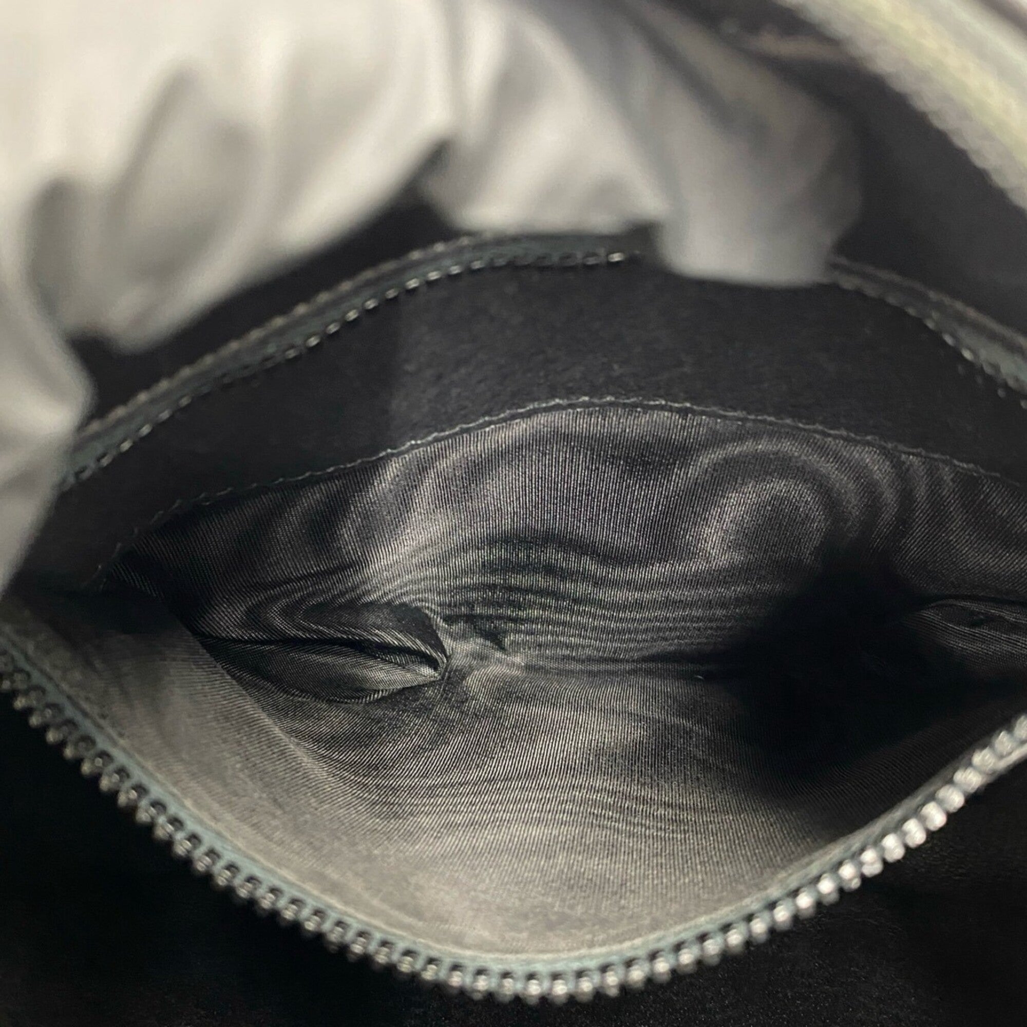 Gucci Black Leather Pochette Shoulder Bag (Pre-Owned)