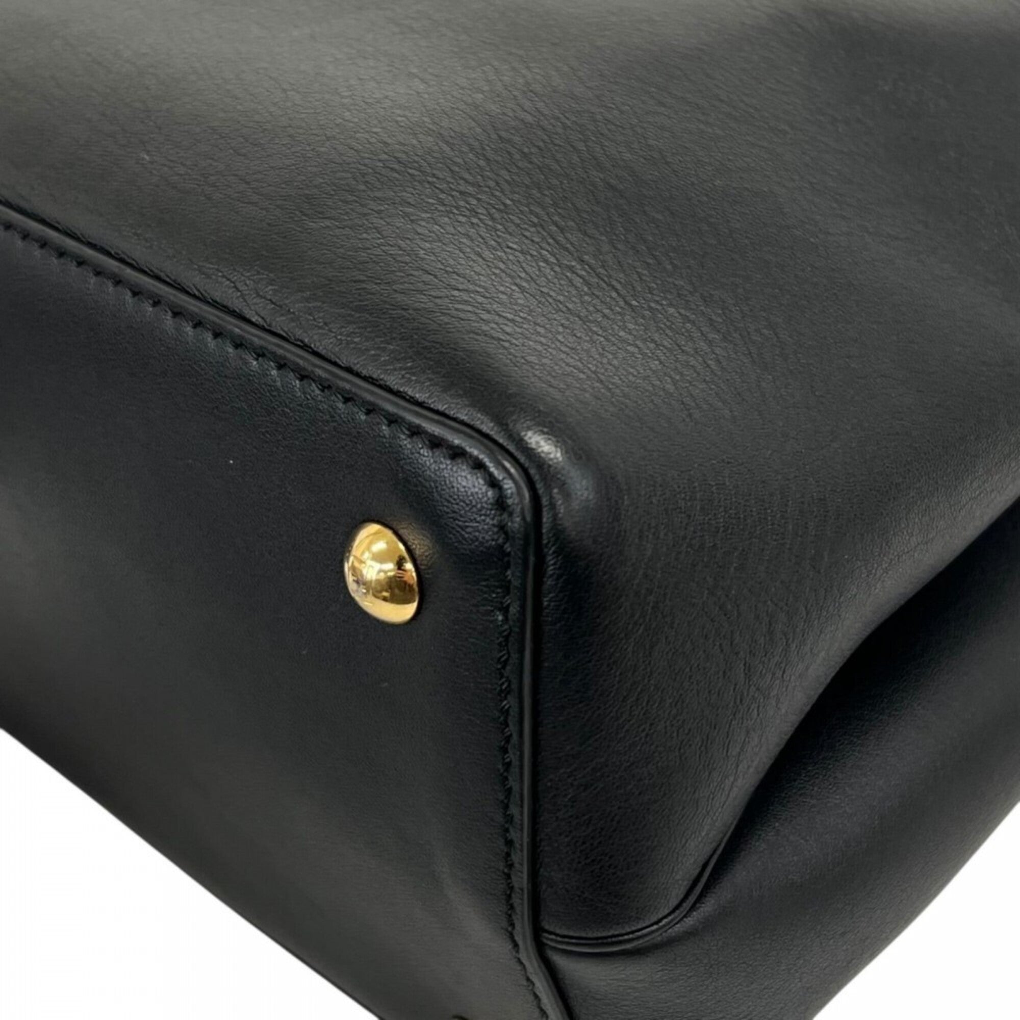 Fendi Black White Leather Handbag (Pre-Owned)
