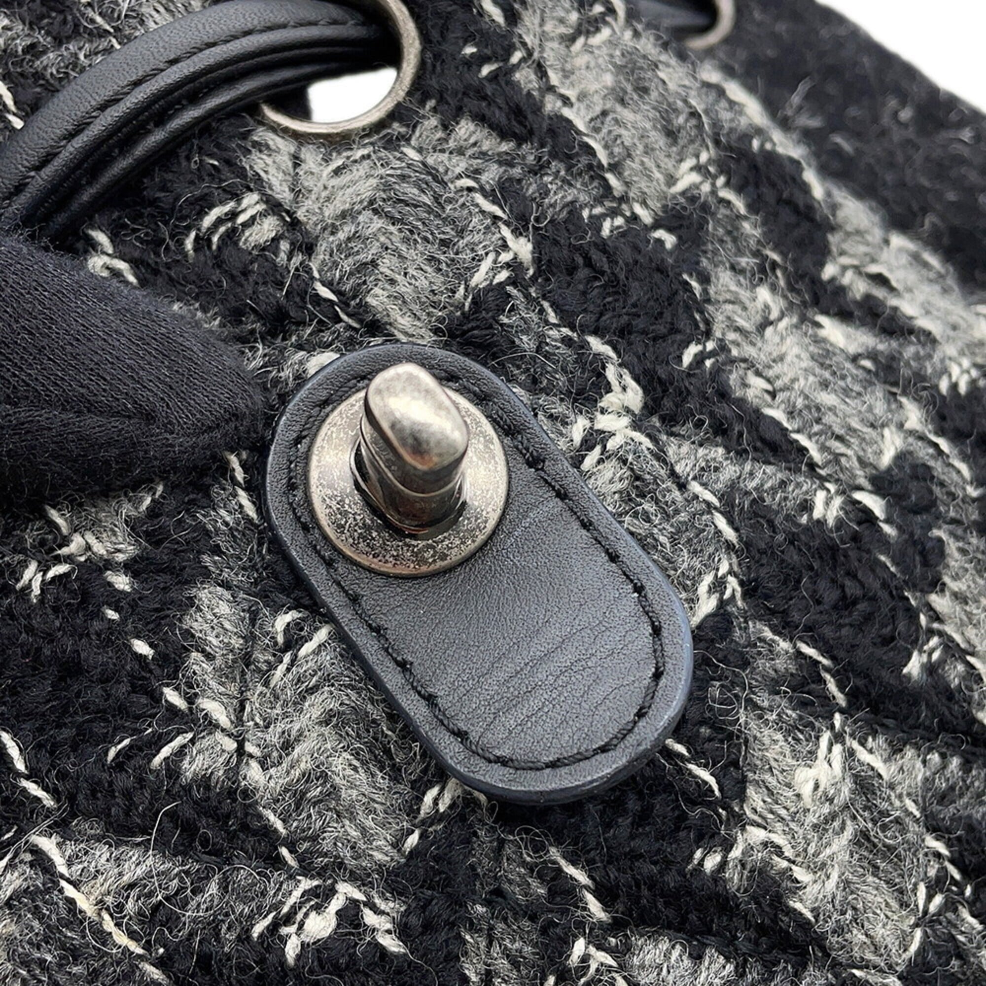 Chanel Black Gray Tweed Handbag (Pre-Owned)