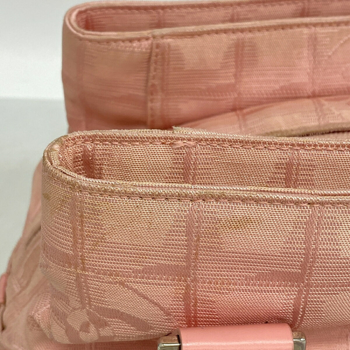 Chanel Pink Nylon Handbag (Pre-Owned)