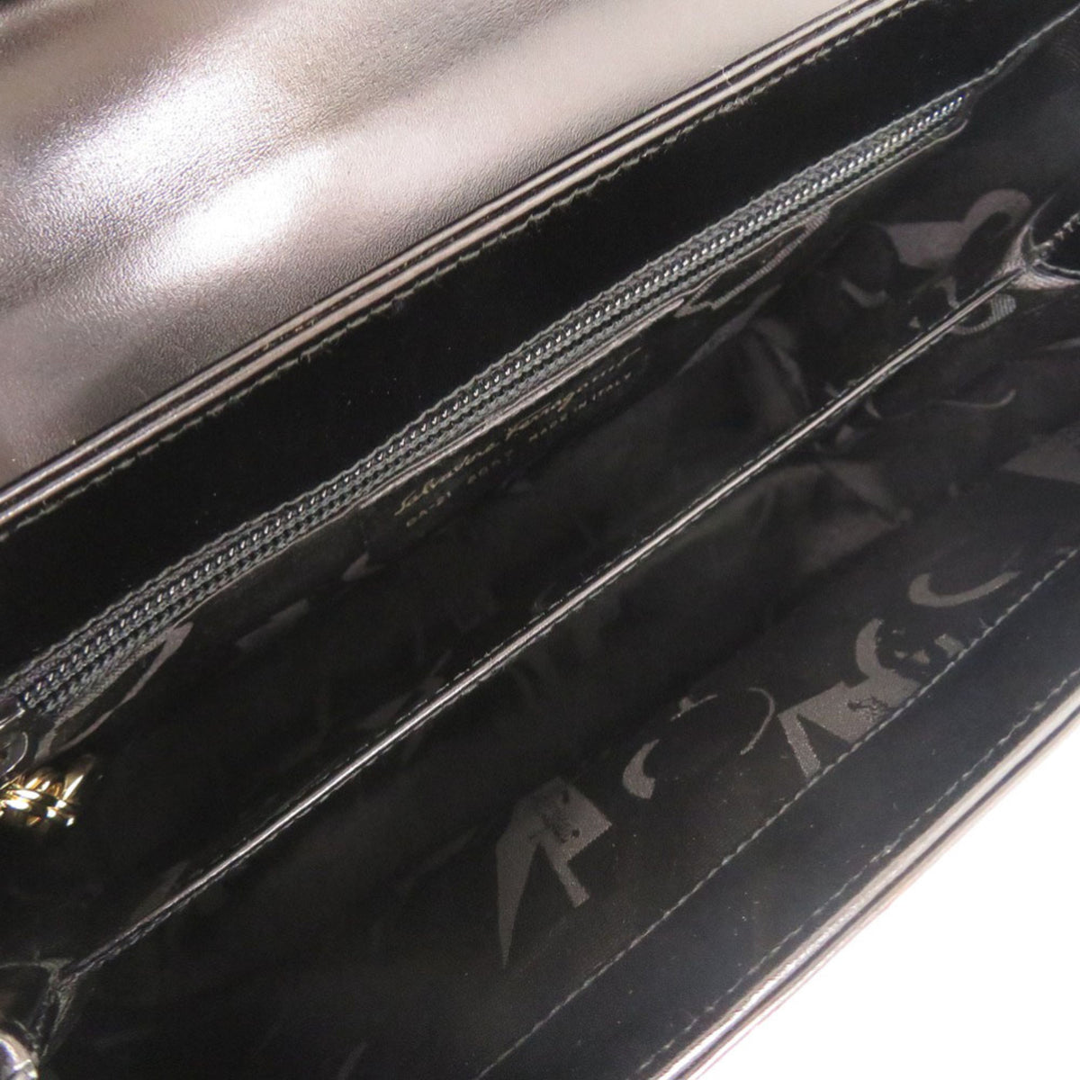 Salvatore Ferragamo Black Leather Handbag Shoulder Bag (Pre-Owned)