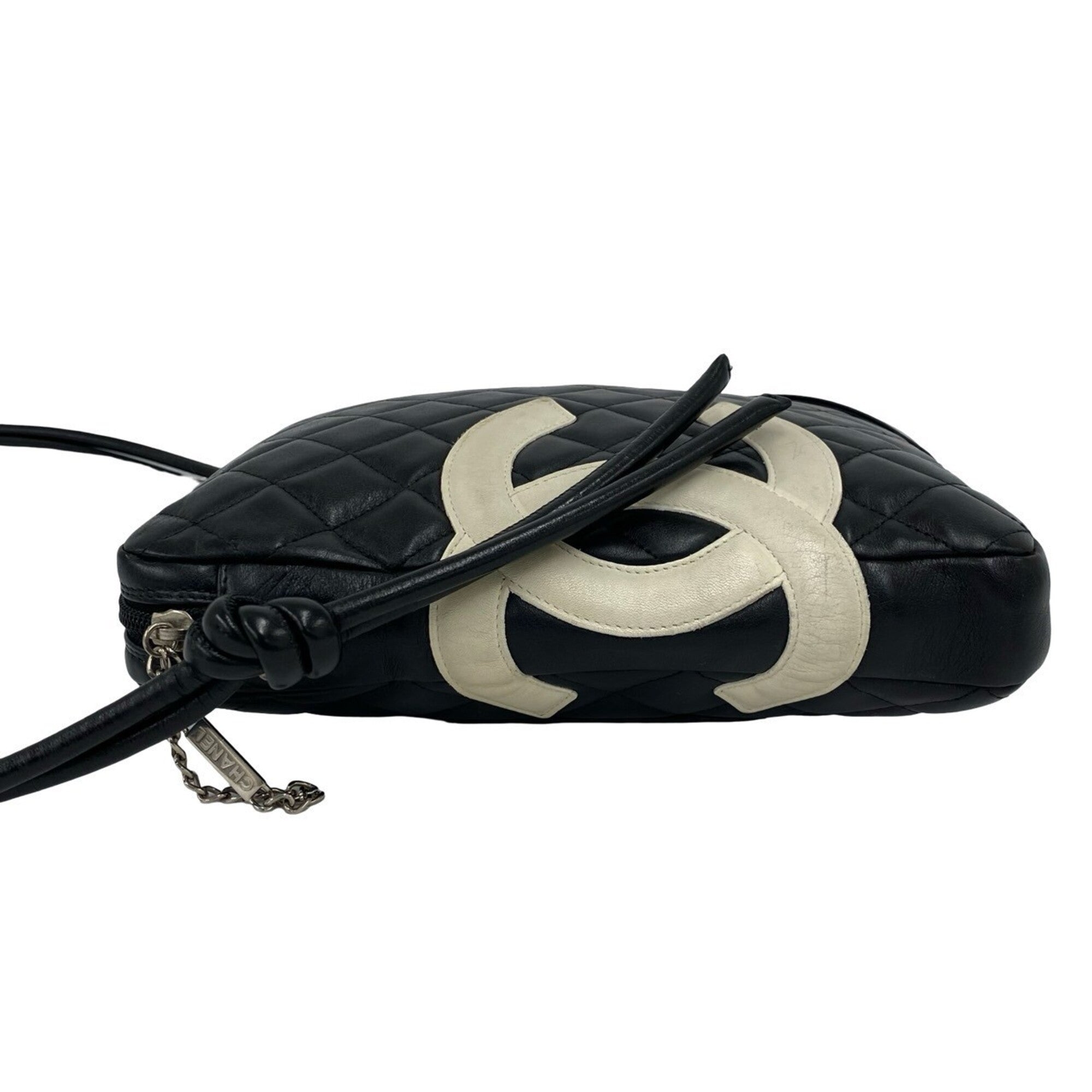 Chanel Black White Leather Pochette Shoulder Bag (Pre-Owned)