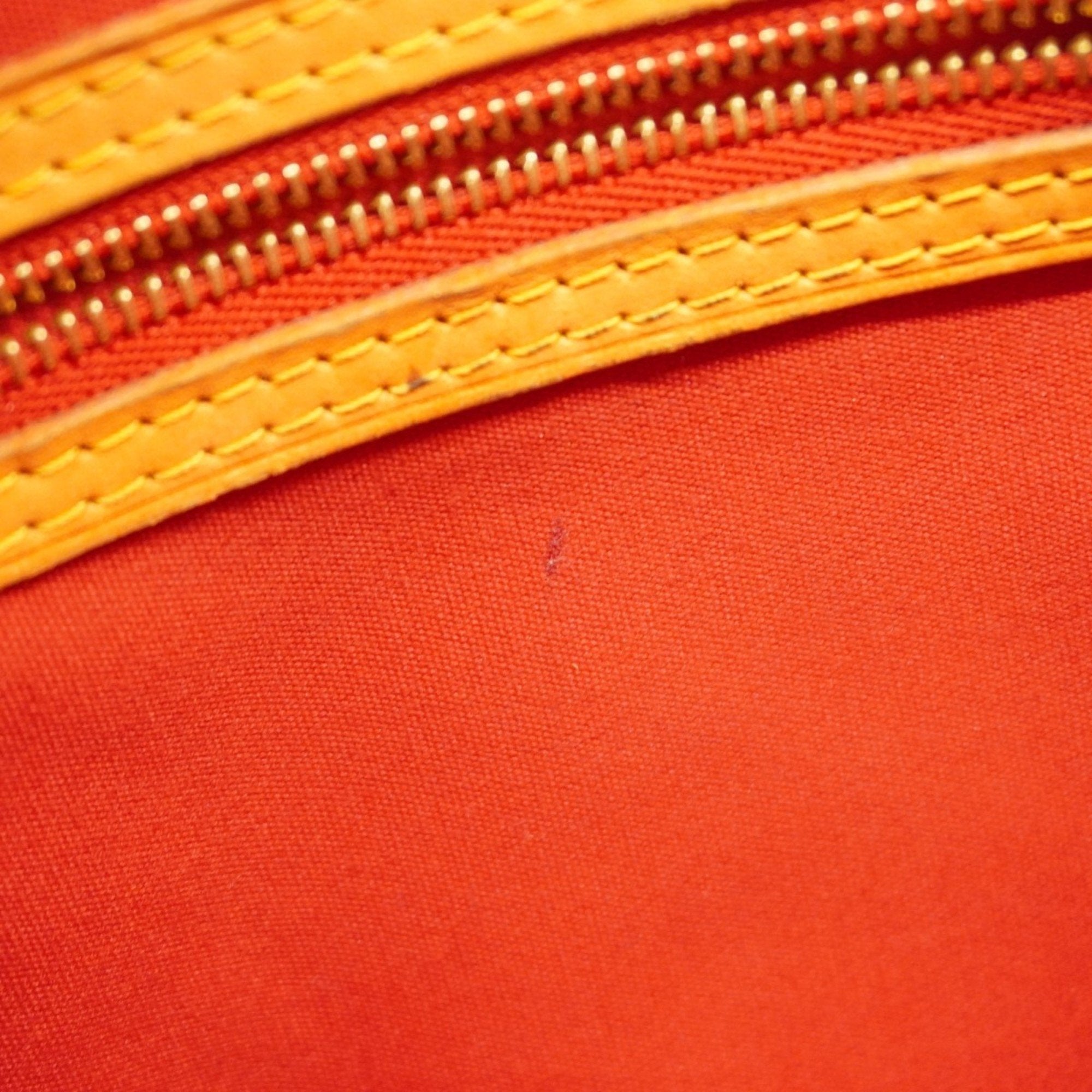 Louis Vuitton Rouge Handbag (Pre-Owned)